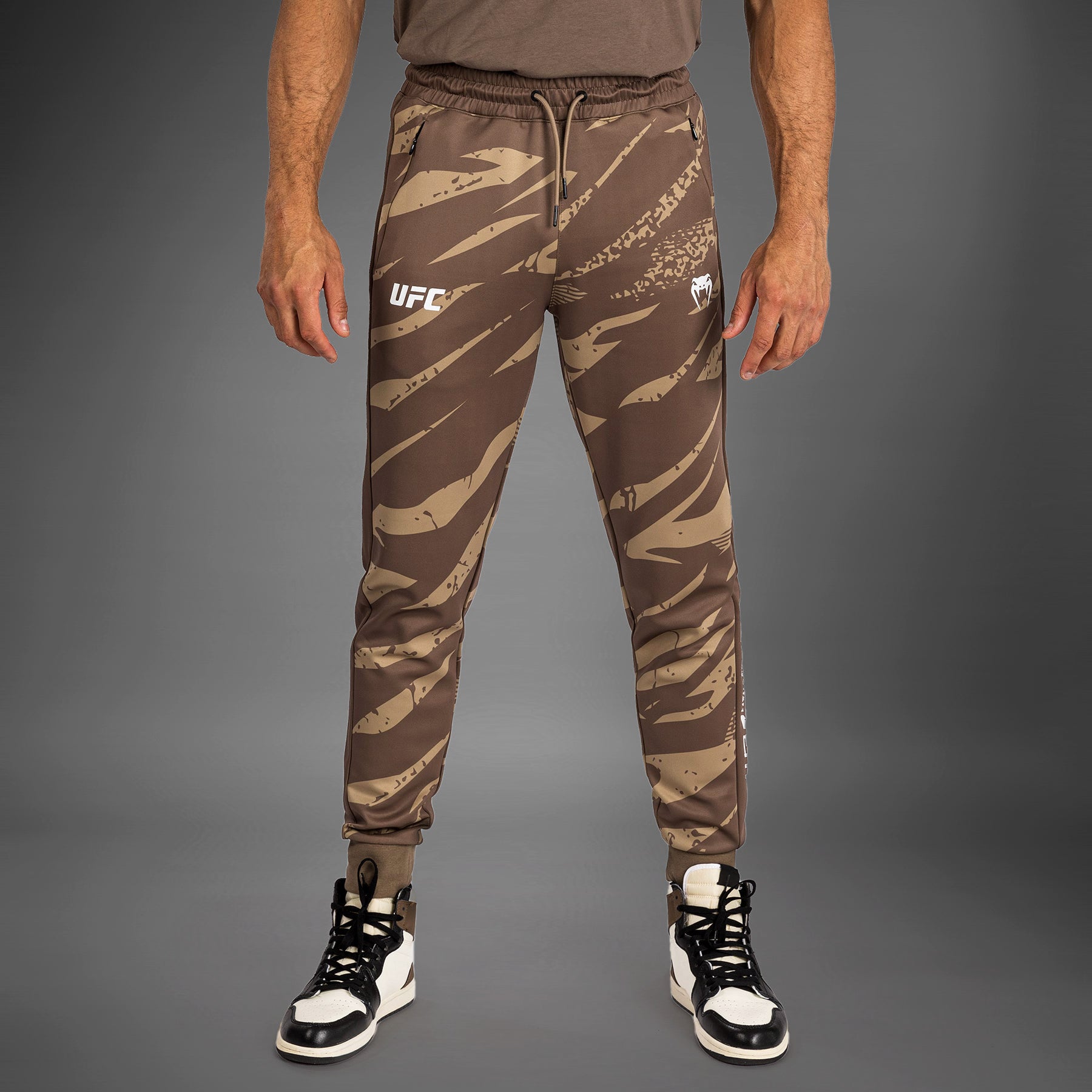 ufc-adrenaline-by-venum-fight-week-hose-herren-desert-camo image 1