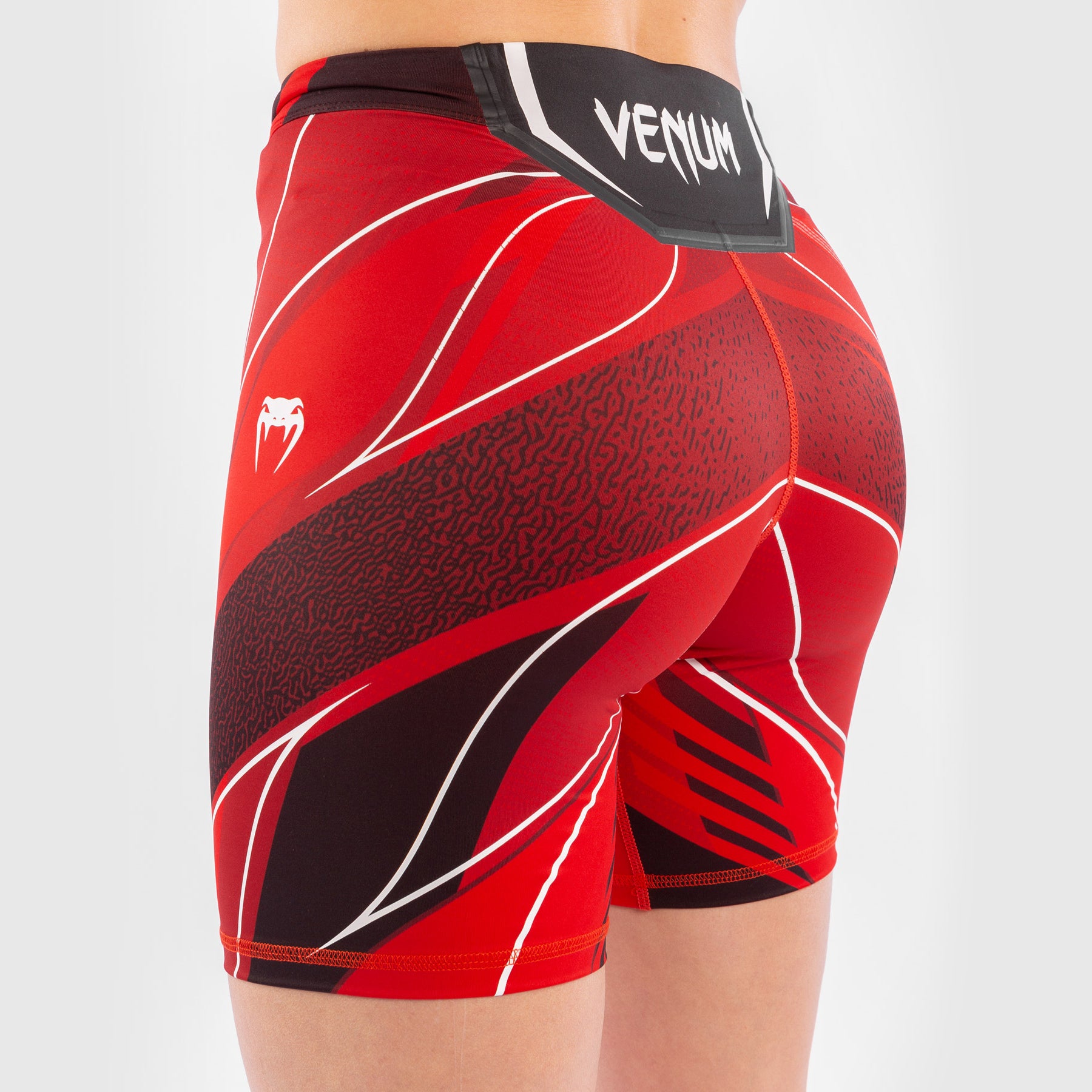 ufc-venum-authentic-fight-night-damen-vale-tudo-shorts-long-fit-rot image 7