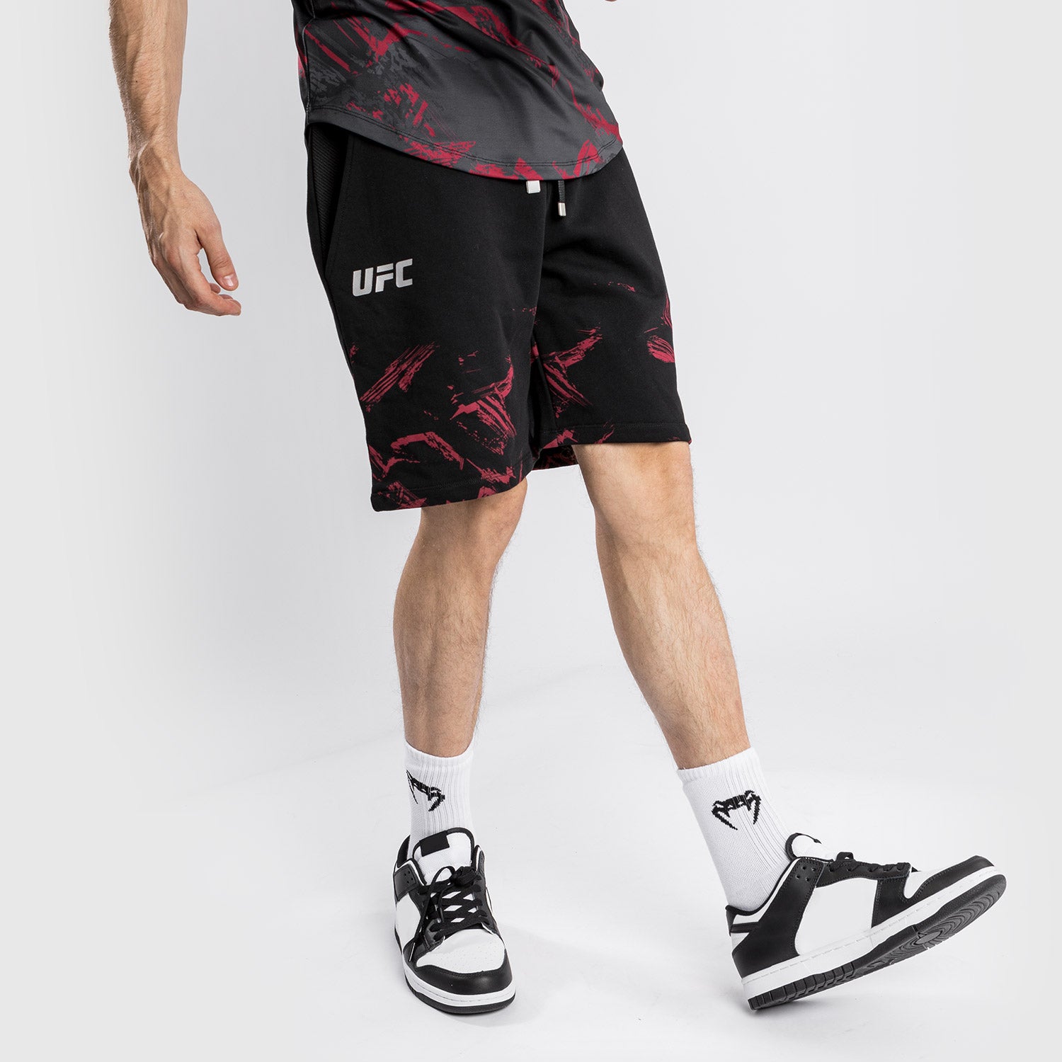 venum-ufc-authentic-fight-week-2-0-shorts-herren-schwarz-rot image 2