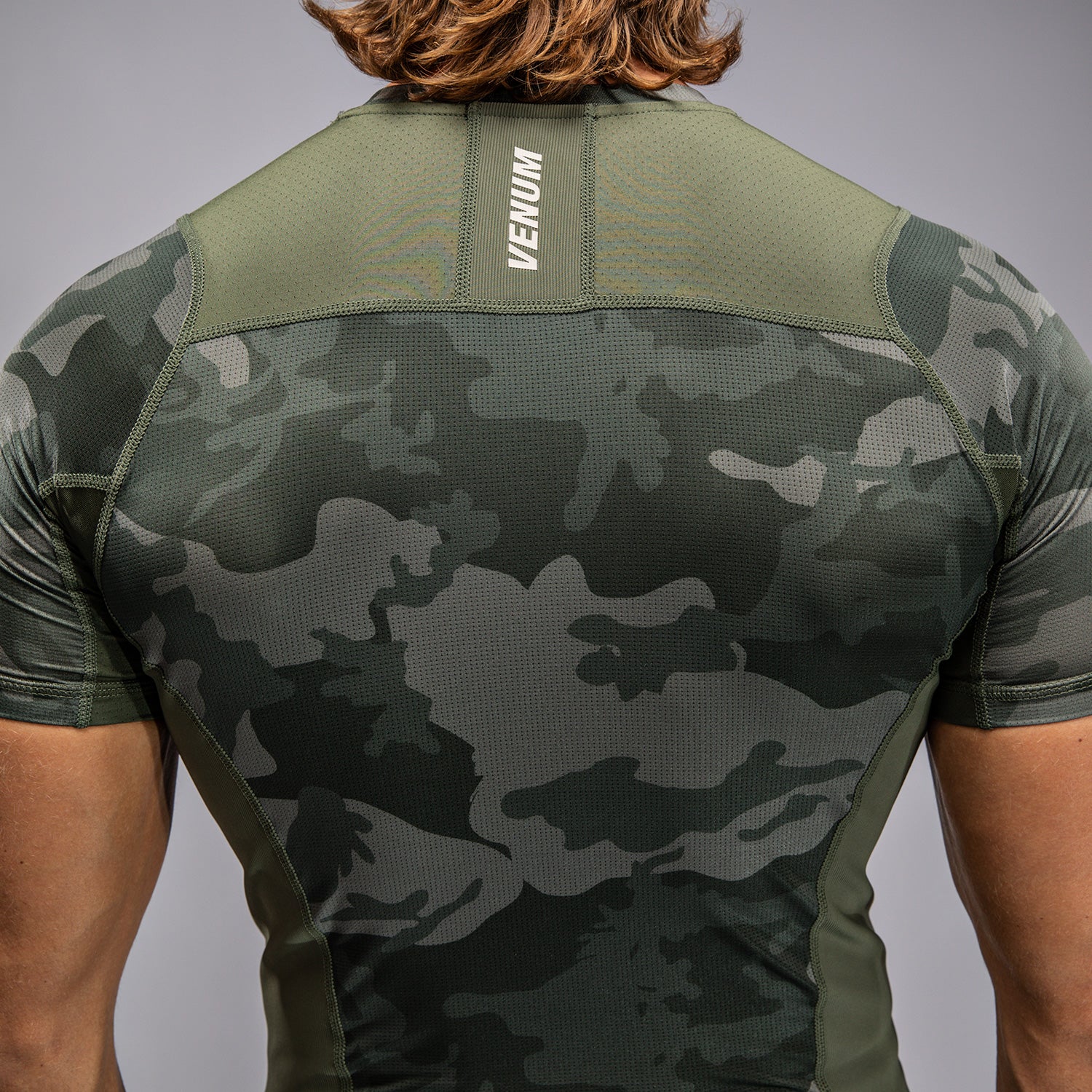 venum-g-fit-air-herren-kurzarm-rashguard-armee-tarnmuster image 7