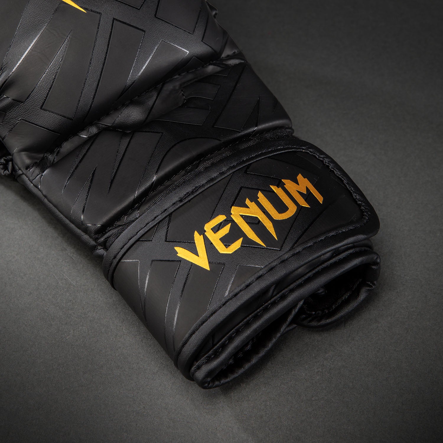 venum-contender-1-5-xt-3d-sparringhandschuhe-schwarz-gold image 5