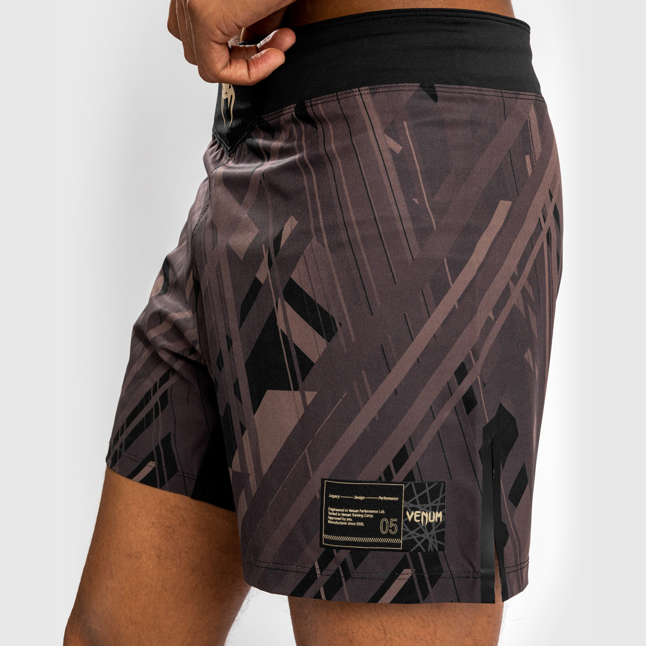 venum-tecmo-2-0-fightshort-schwarz-braun image 5