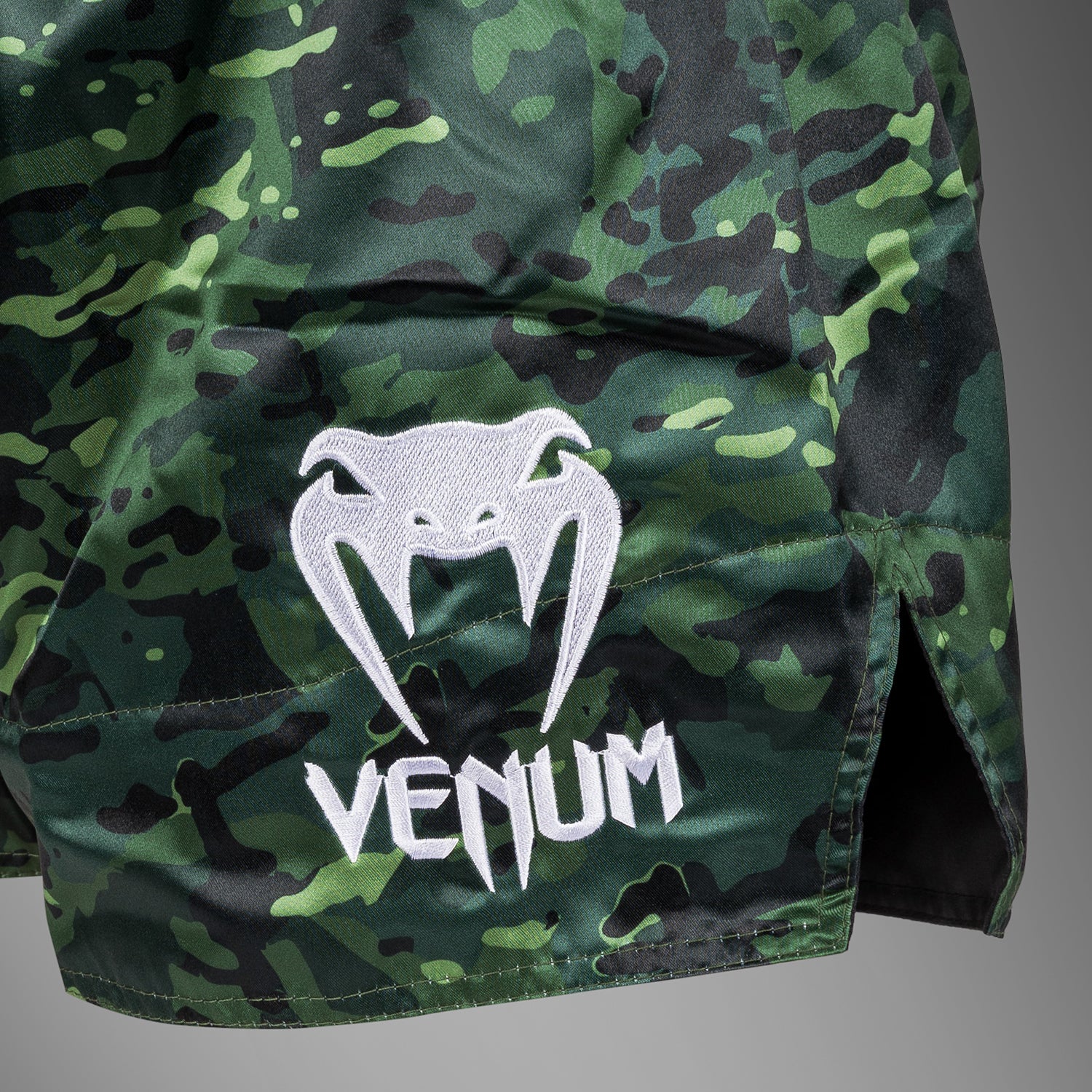 venum-classic-muay-thai-shorts-wald-camo image 5