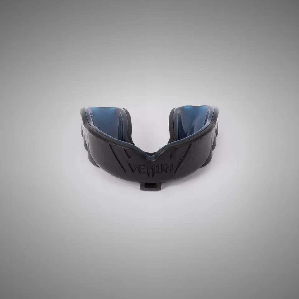 venum-challenger-mundschutz-mit-ohne-riemen-schwarz-blau image 1