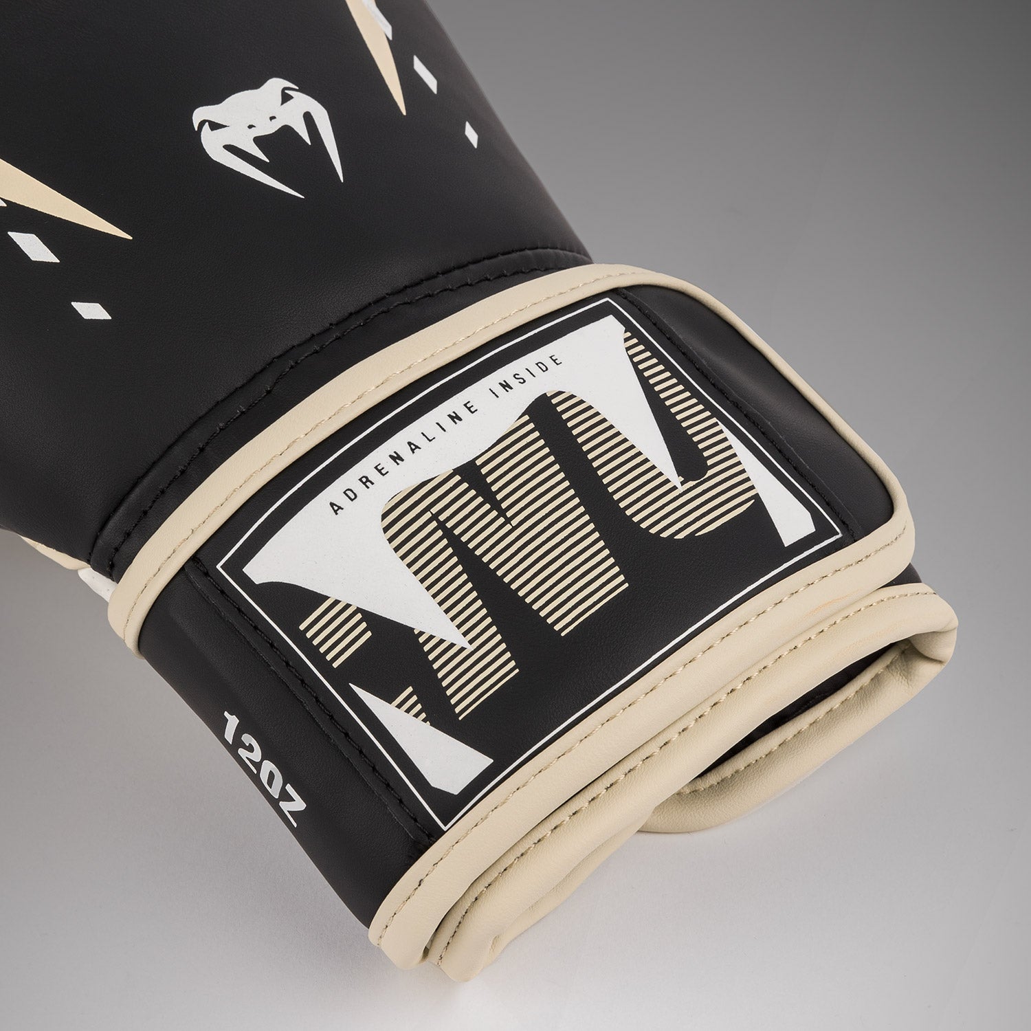 venum-adrenaline-boxhandschuhe-schwarz-elfenbein image 3