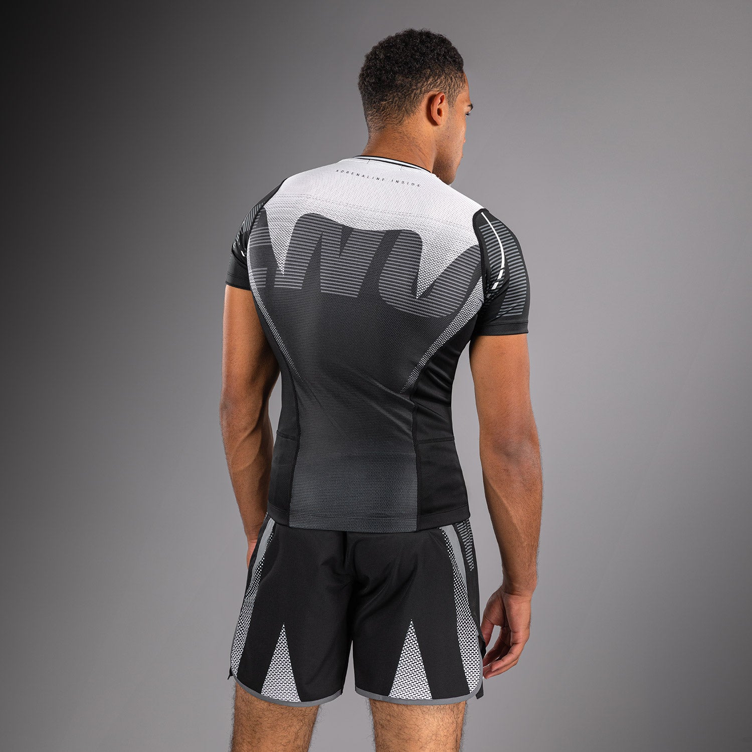 venum-adrenaline-kurzarm-rashguard-schwarz-silbergrau-herren image 3