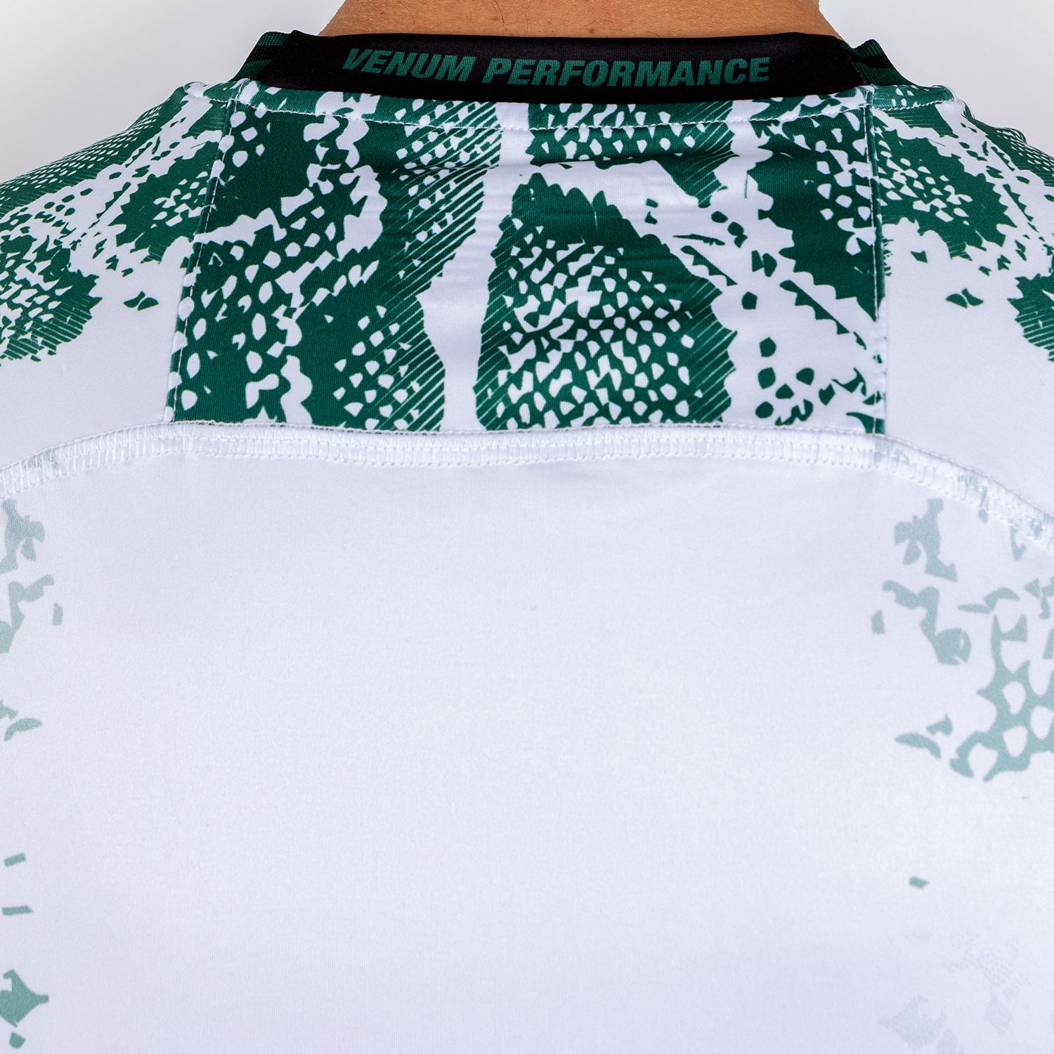 ufc-adrenaline-by-venum-authentic-fight-night-trikot-emerald-edition-wei-gr-n image 5