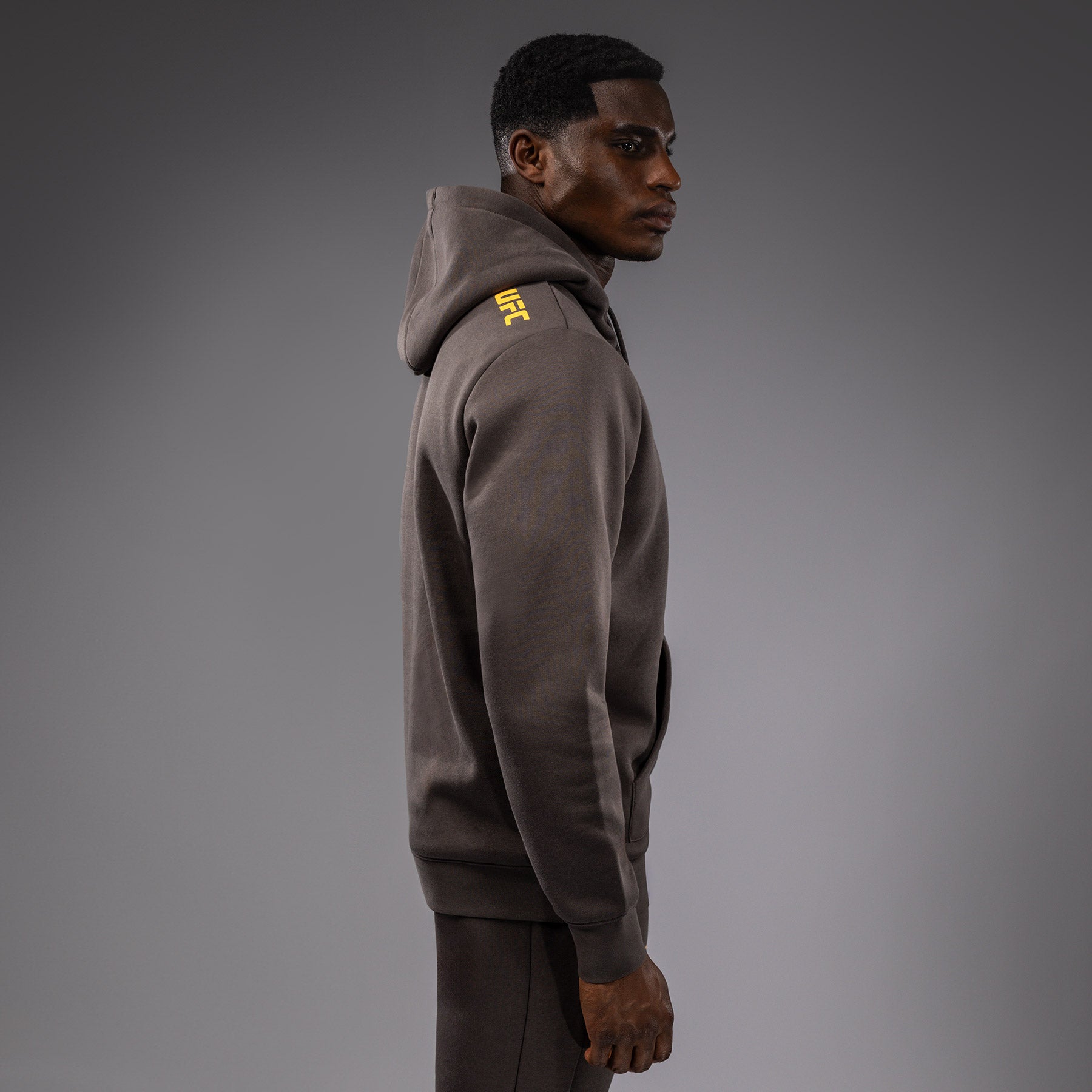 ufc-fusion-by-venum-fight-week-herren-hoodie-solid-erdiges-braun image 6