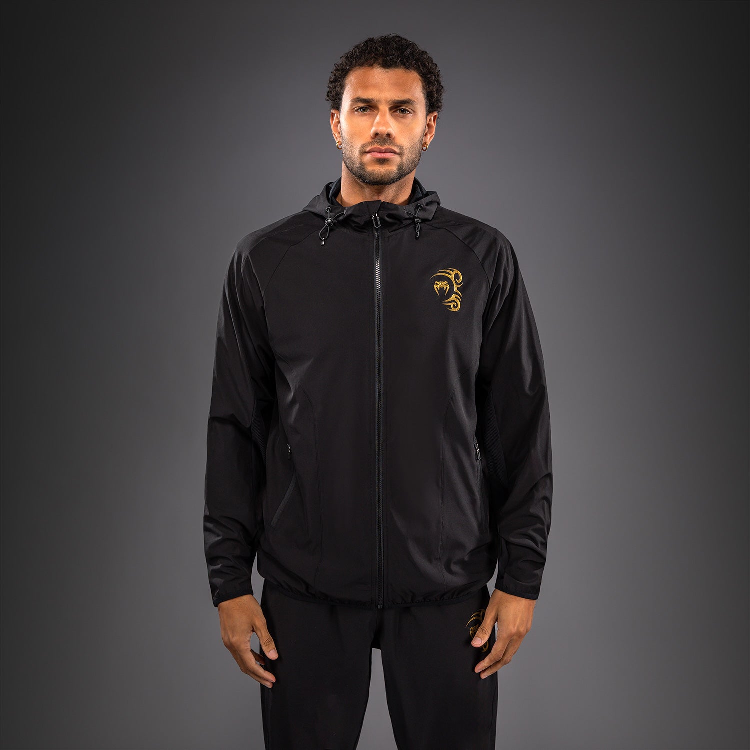 venum-x-mike-tyson-tiger-trainingsjacke-herren-schwarz-gold image 1