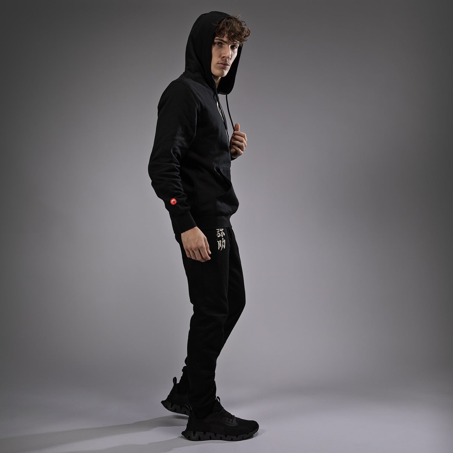 venum-x-assassin-s-creed-shadows-kapuzenpulli-schwarz image 5