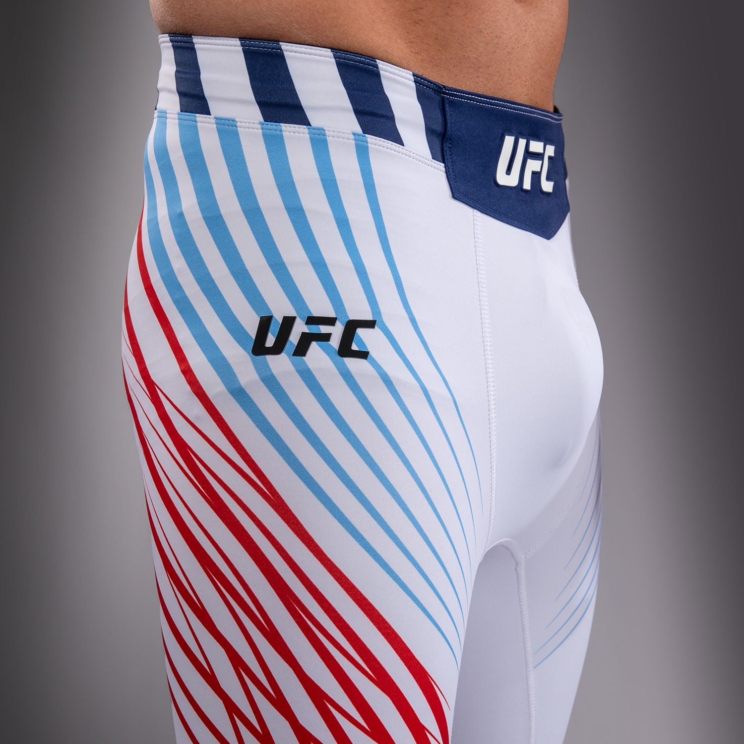 ufc-freedom-250-by-venum-vale-tudo-shorts-herren-wei image 6