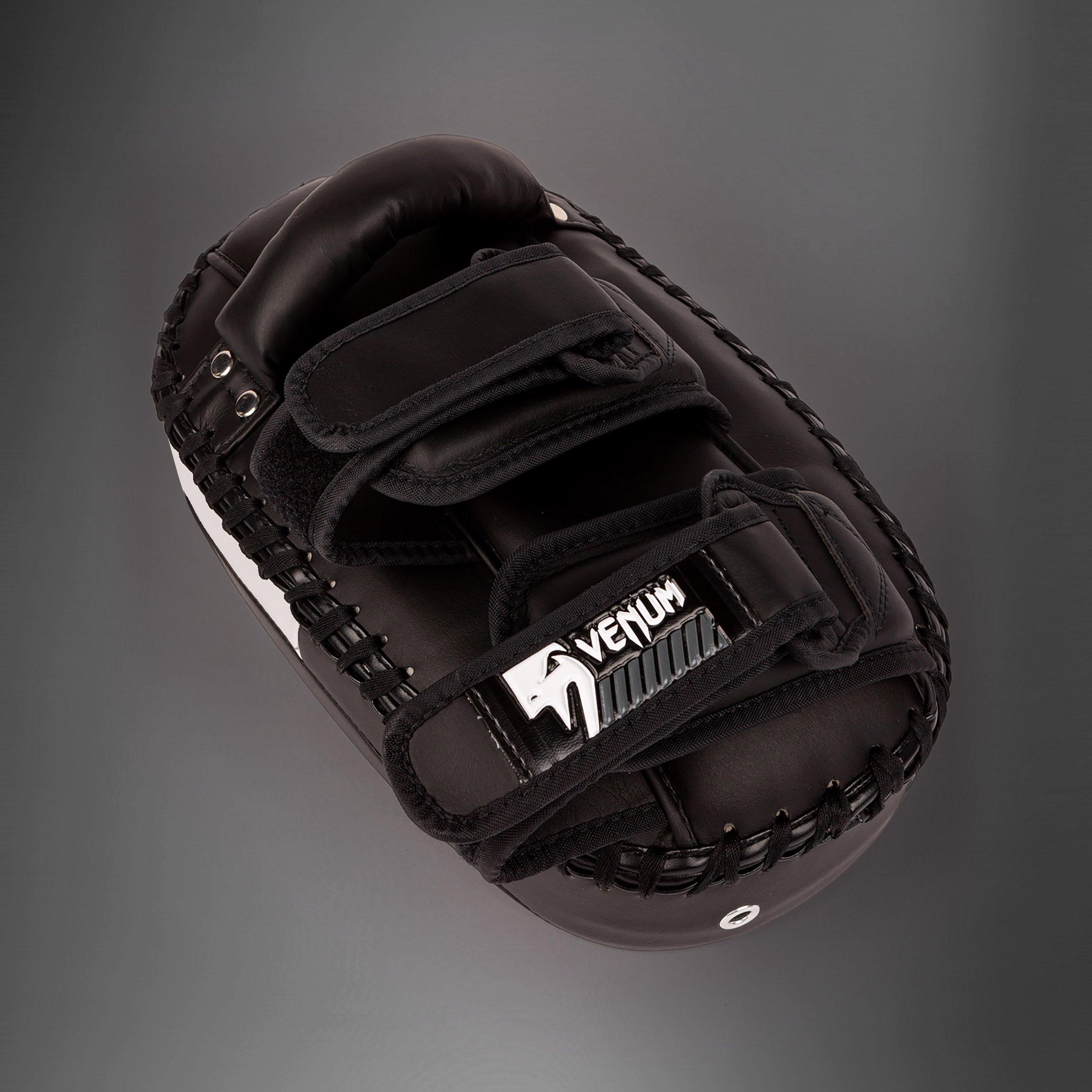 venum-kickboxing-light-kick-pad-2-0-pratze-schwarz image 6