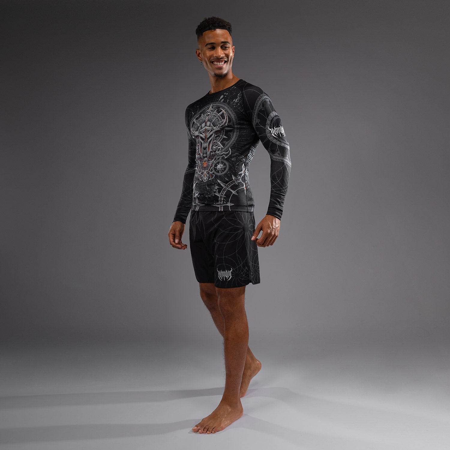 venum-gladiator-5-0-langarm-rashguard-herren-schwarz-silber image 2