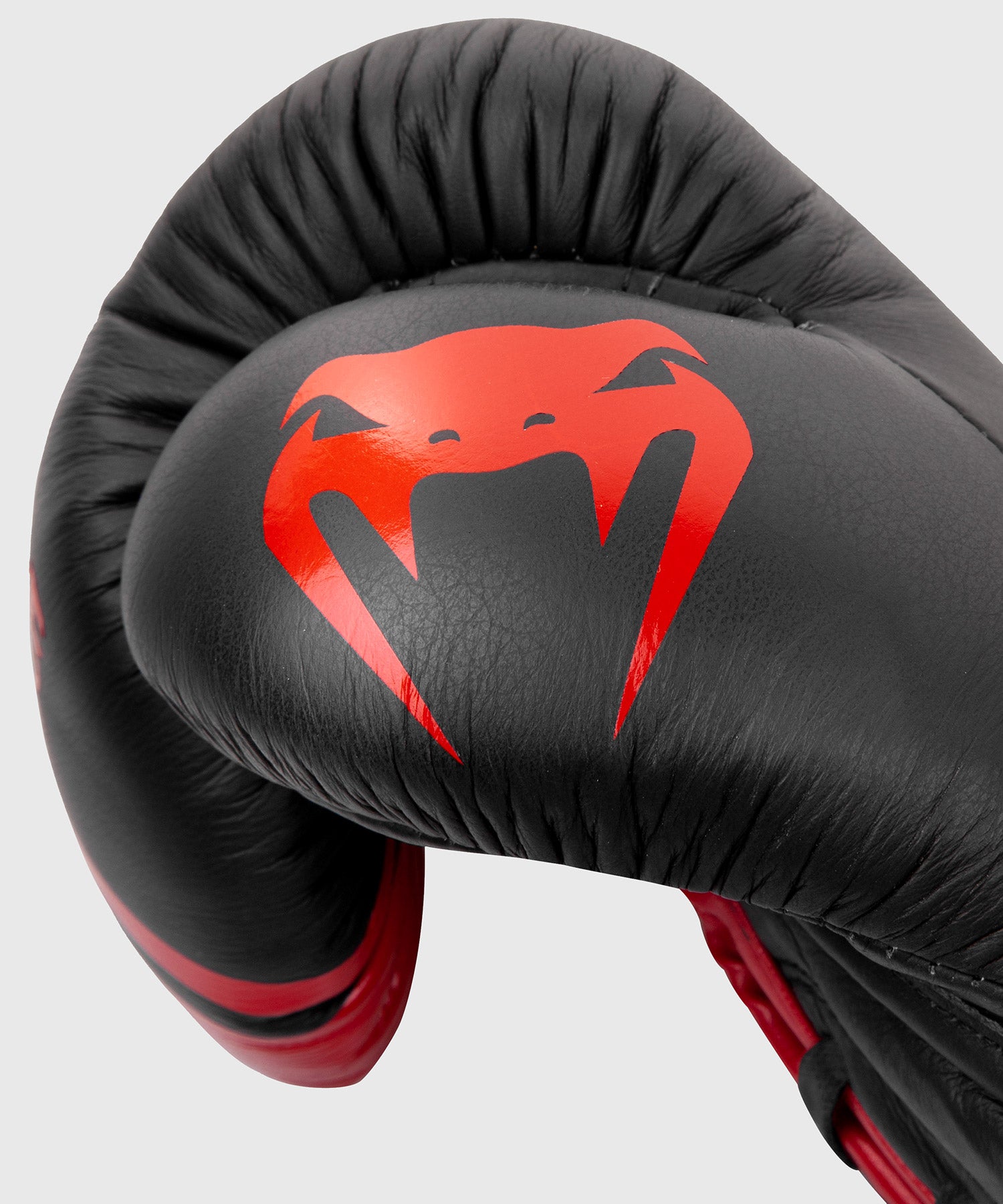 venum-shield-professionelle-boxhandschuhe-mit-schn-rung-rot-schwarz image 8