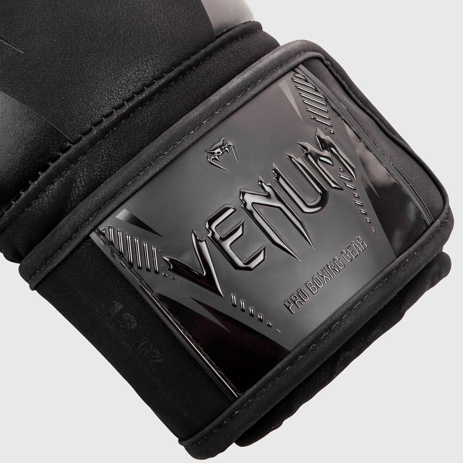 venum-impact-boxhandschuhe-schwarz-3 image 3