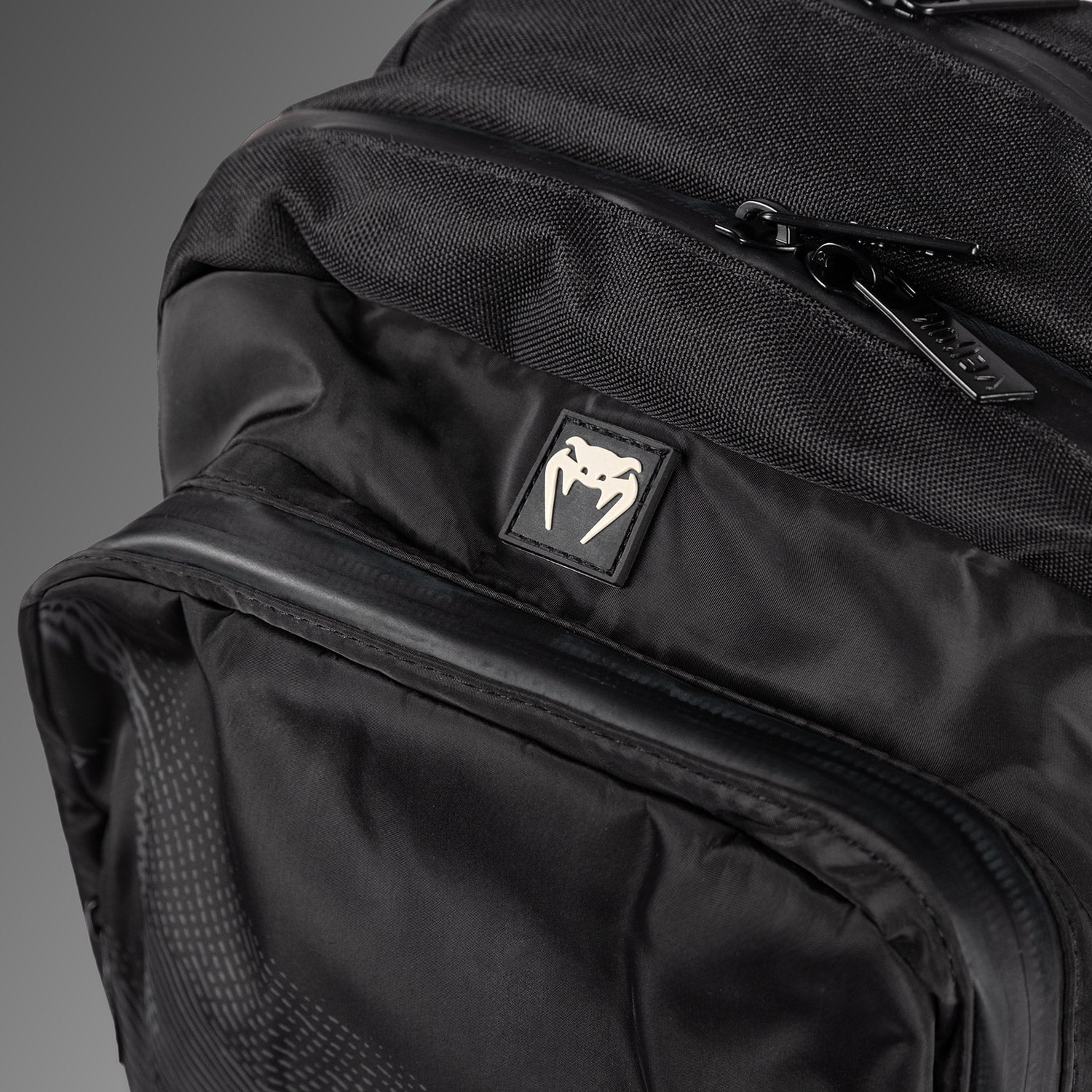 venum-shockwave-rucksack-20-25l-schwarz image 6