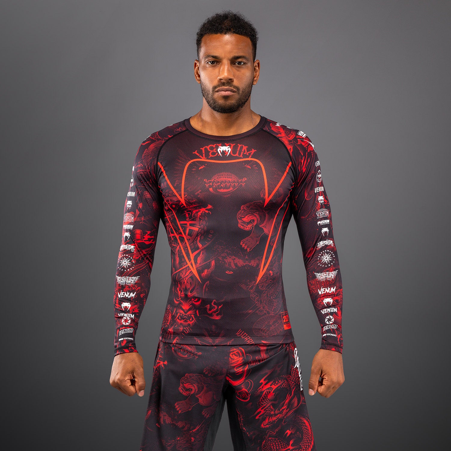 venum-20th-anniversary-langarm-rashguard-herren-schwarz-rot image 1