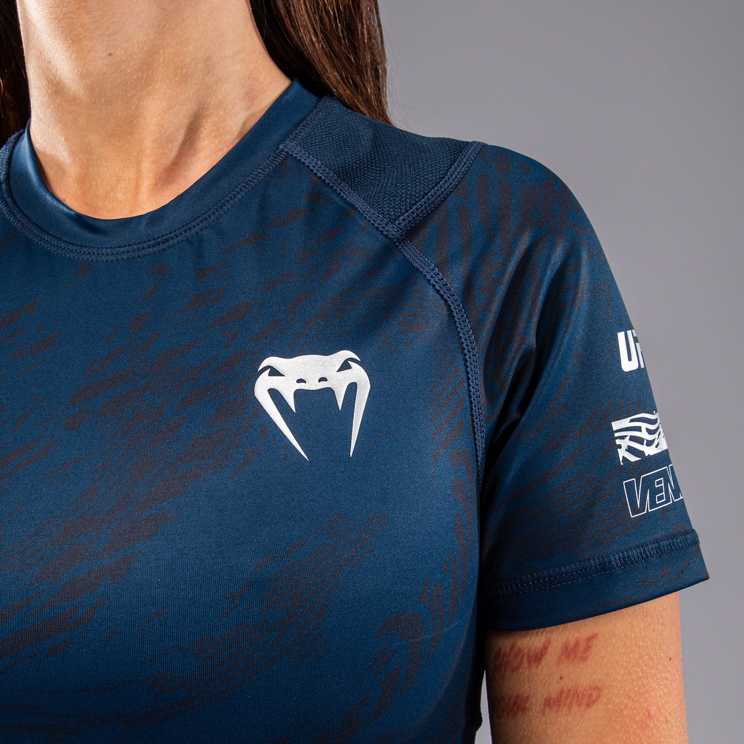 ufc-fusion-by-venum-fight-week-damen-performance-kurzarm-rashguard-ozeanisches-b image 6