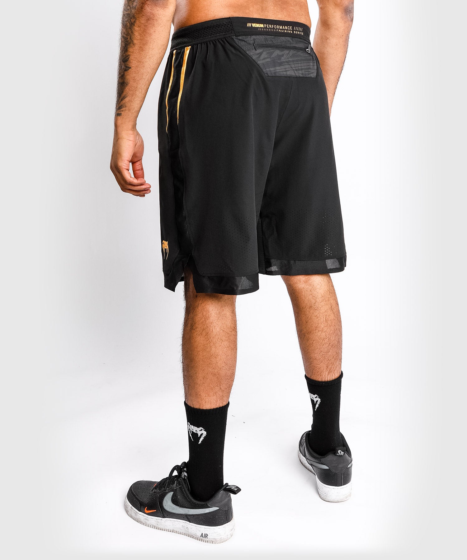 venum-tempest-2-0-sport-shorts-schwarz-gold image 3