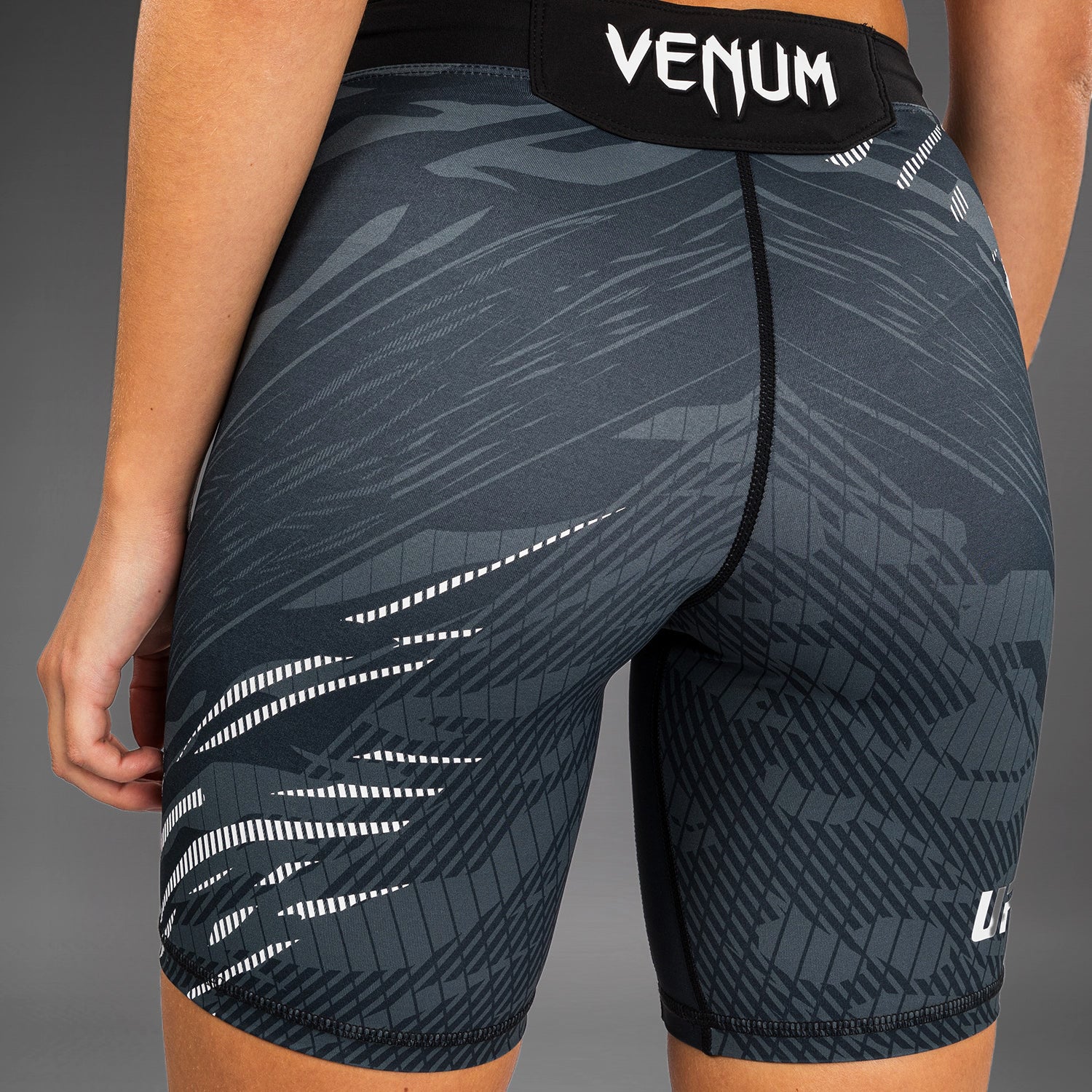 venum-ufc-fusion-authentic-fight-night-damen-vale-tudo-short-long-fit-schwarz image 6