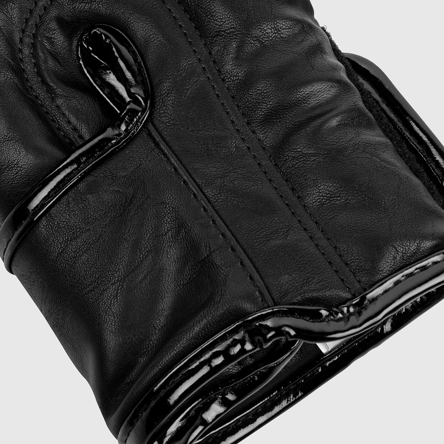 venum-impact-boxhandschuhe-schwarz-2 image 5