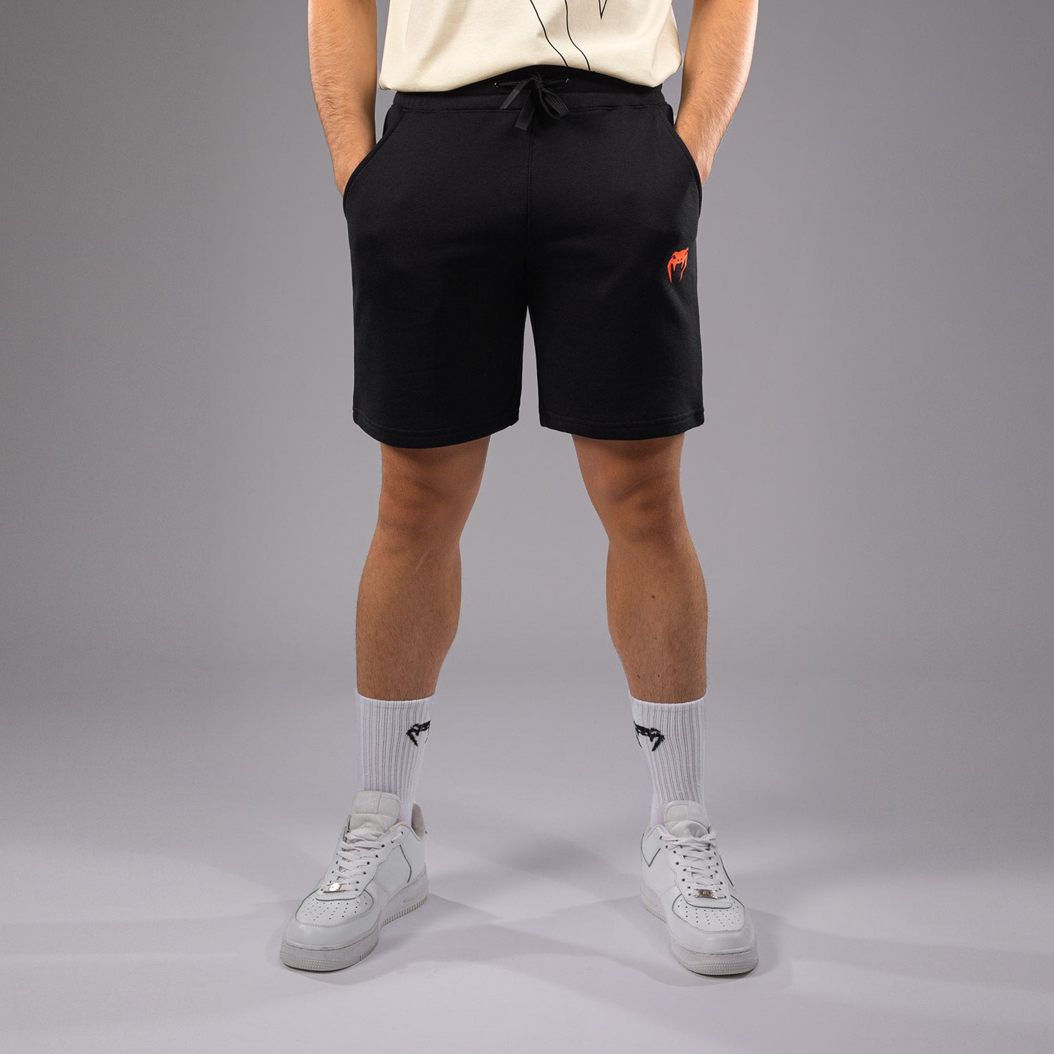 venum-classic-shorts-herren-schwarz image 1