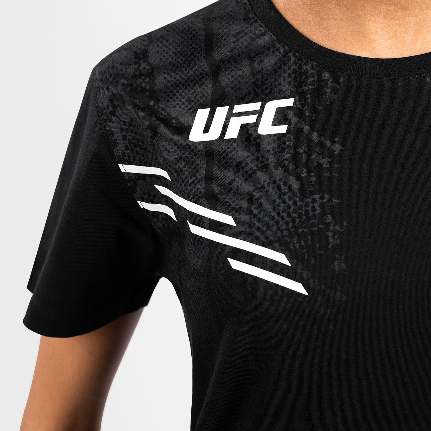 venum-ufc-adrenaline-replica-damen-t-shirt-kurzarm-schwarz image 4