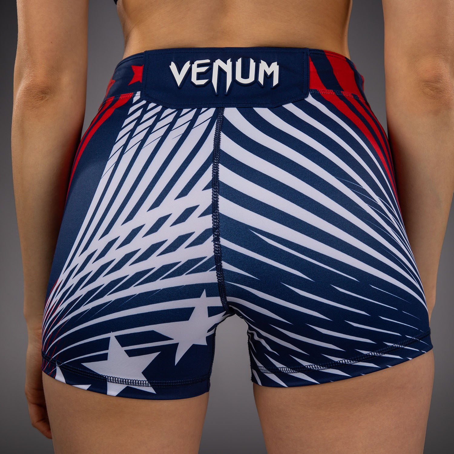 ufc-freedom-250-by-venum-authentic-vale-tudo-shorts-damen-blau-short-fit image 7