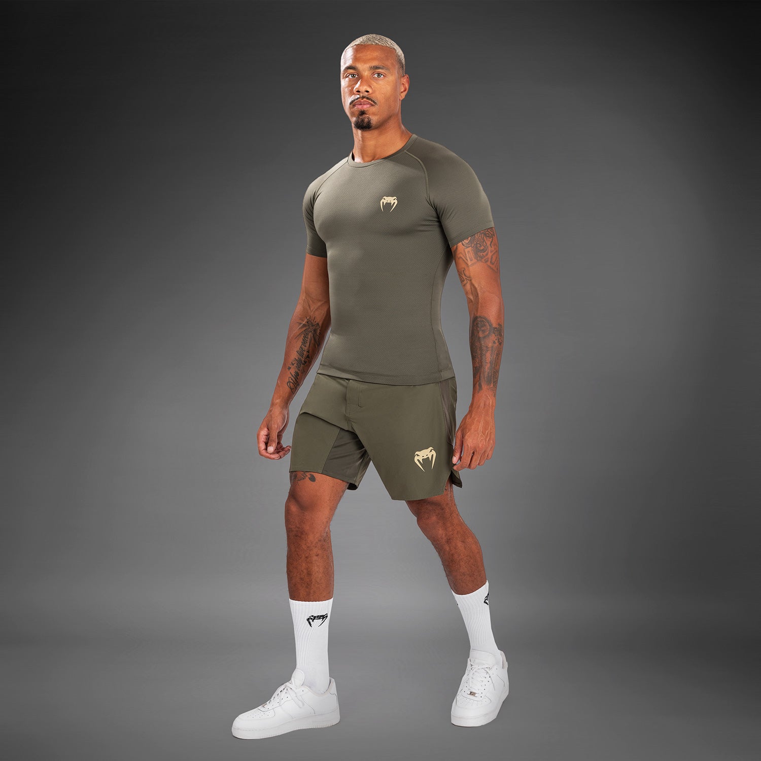 venum-contender-herren-kurzarm-rashguard-khaki image 2