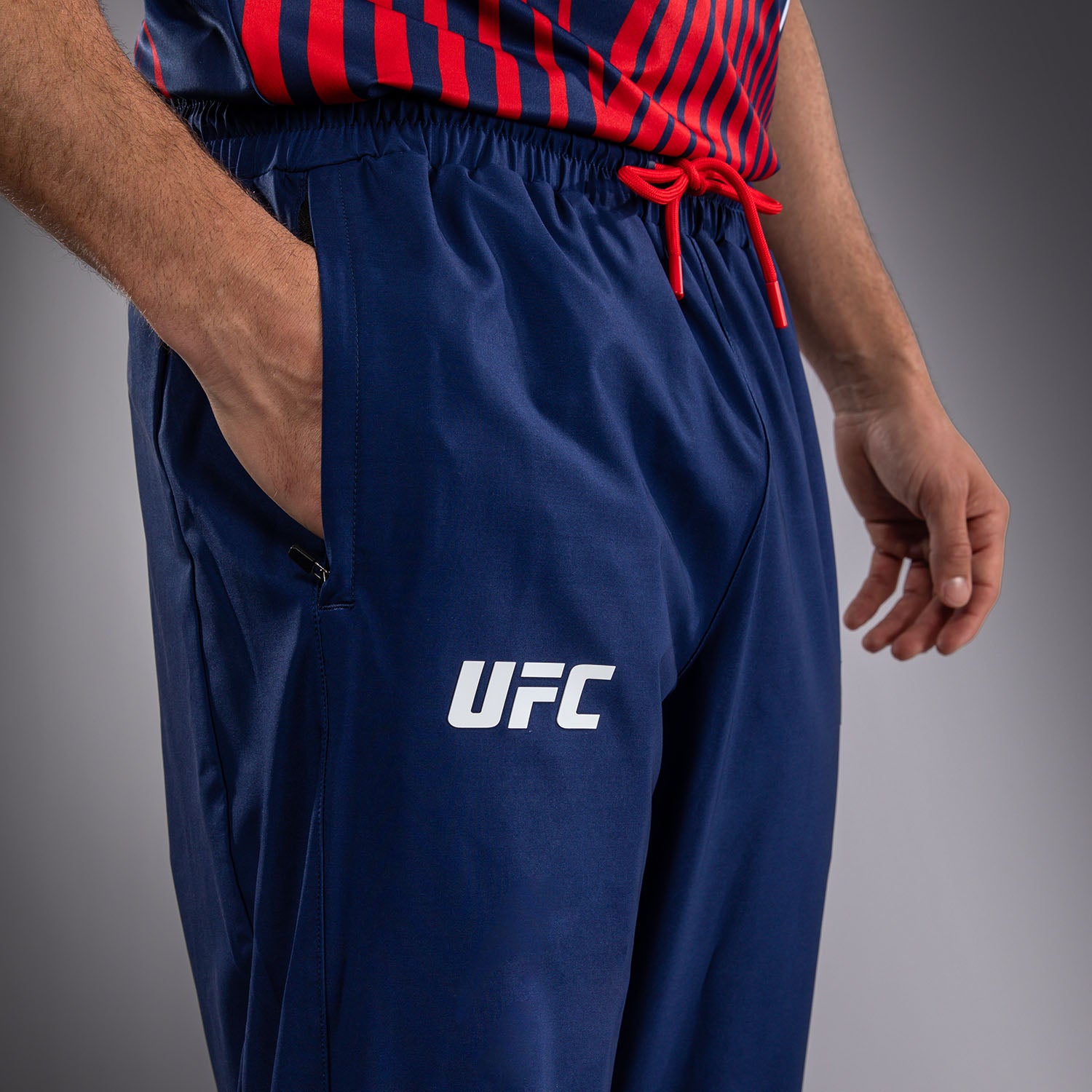 official-ufc-freedom-250-by-venum-authentic-fight-night-walkout-hose-herren-blau image 6