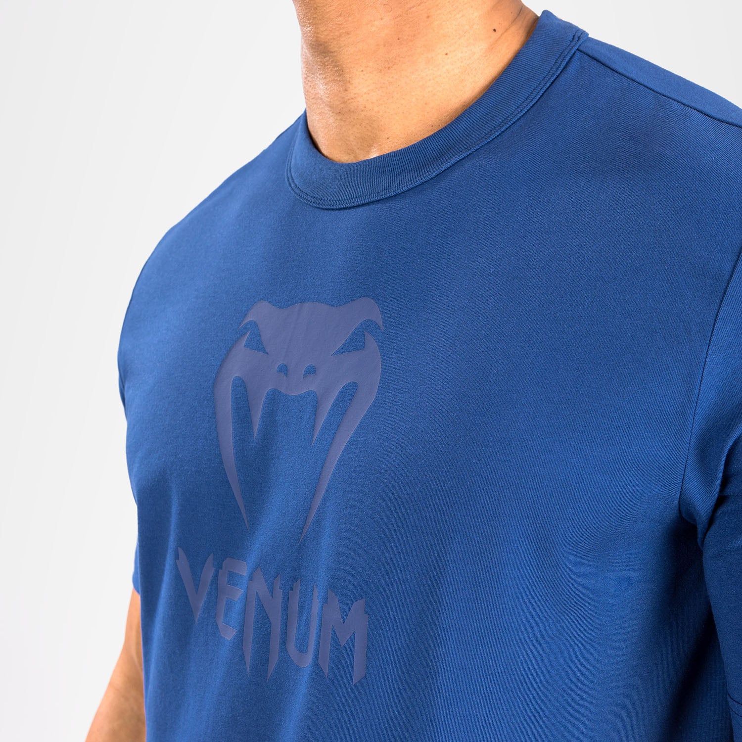 venum-classic-t-shirt-marineblau-marineblau image 4