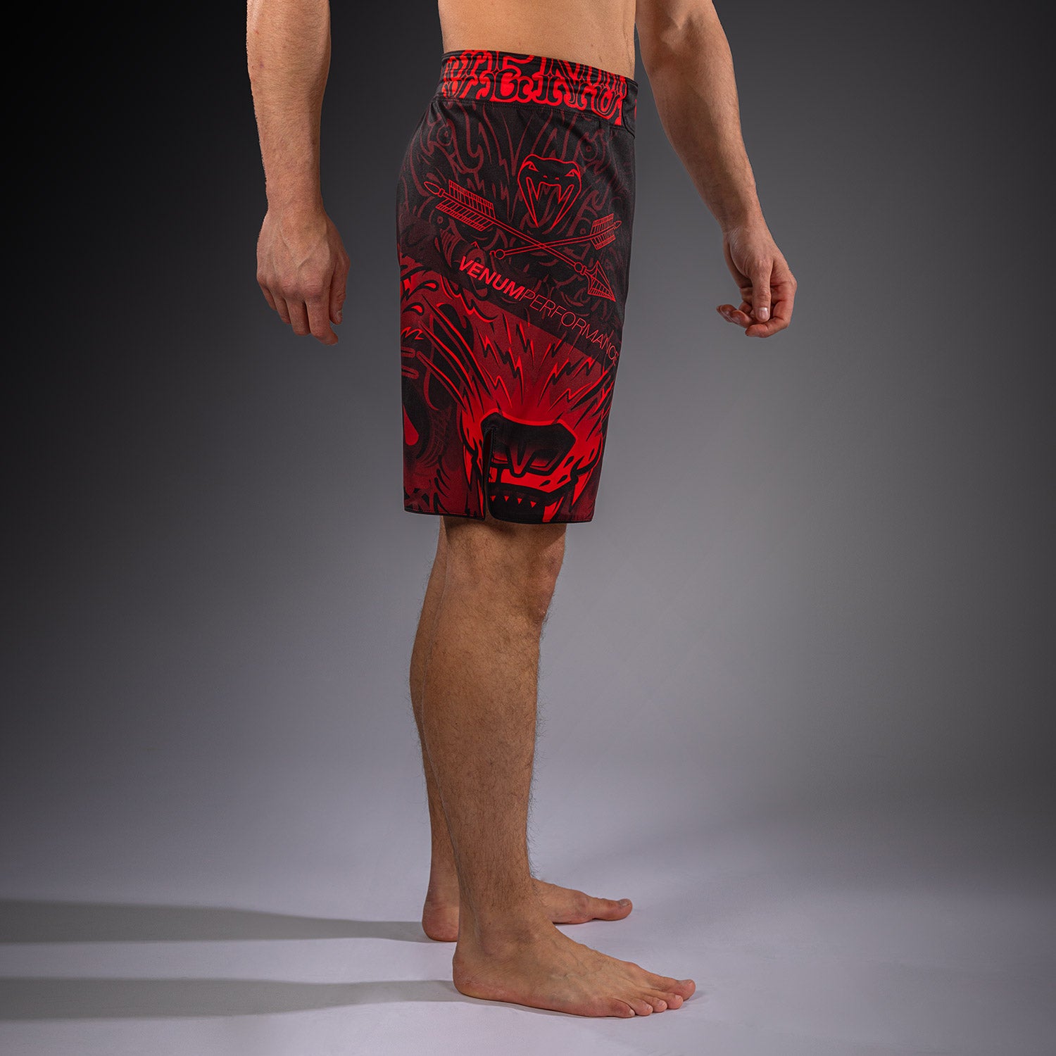 venum-wolf-atak-fightshorts-schwarz-rot image 3