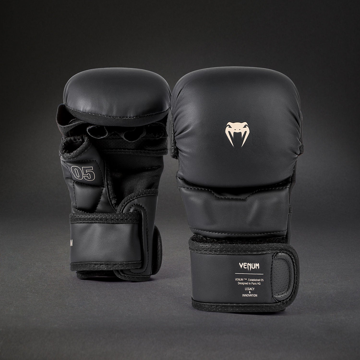 venum-impact-evo-mma-sparringhandschuhe-schwarz image 1