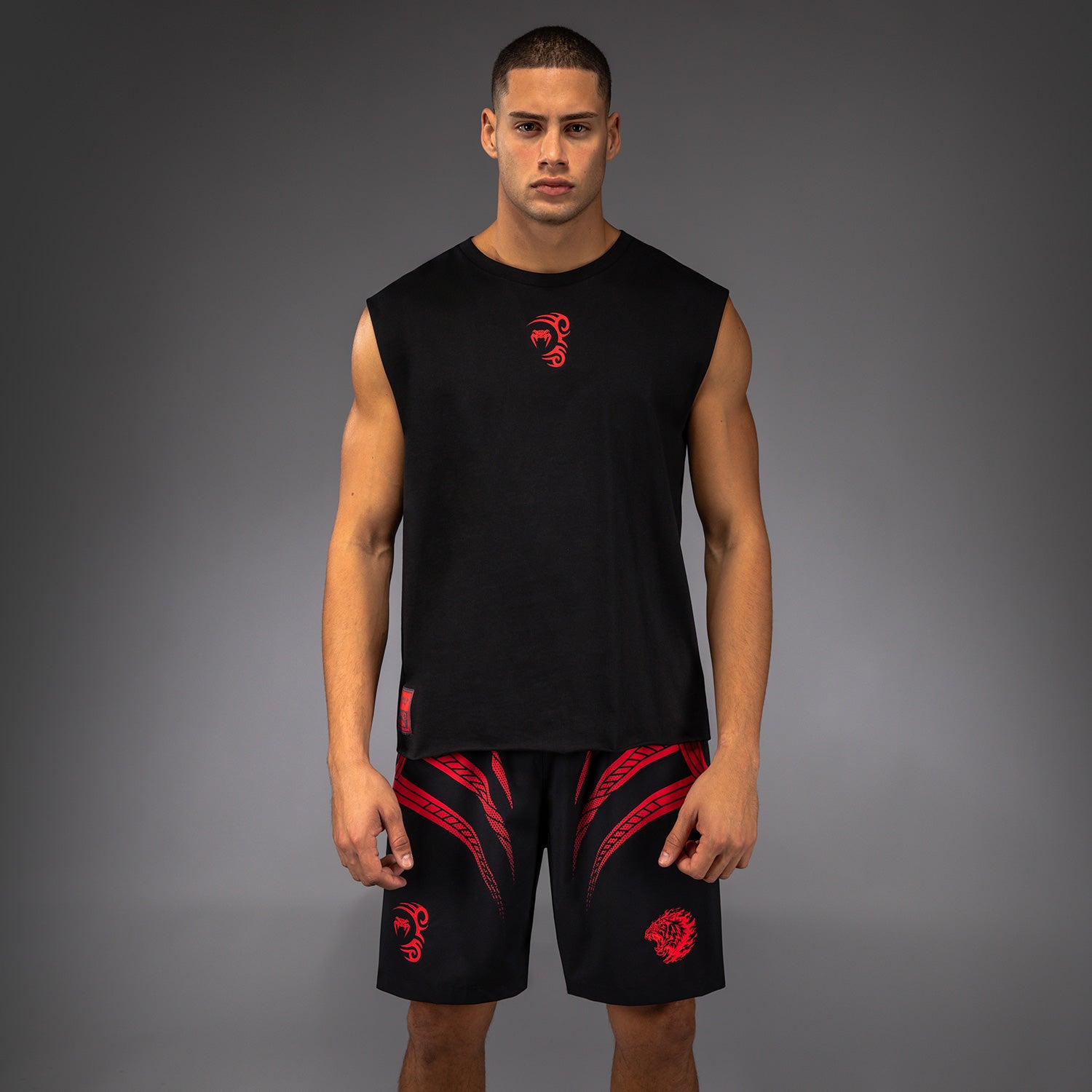 venum-x-mike-tyson-tiger-rmelloses-t-shirt-herren-tiefschwarz image 1