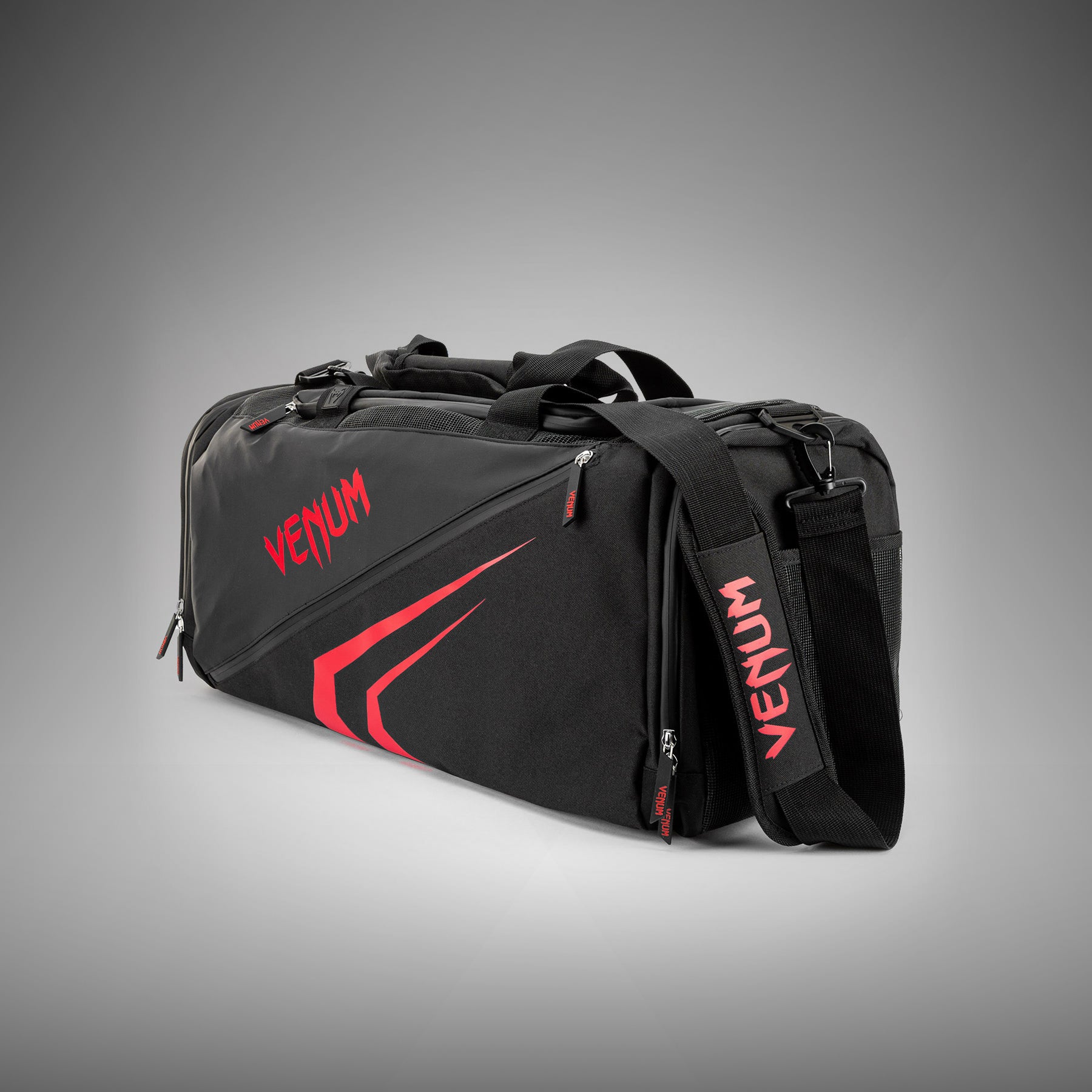 venum-trainer-lite-evo-sporttasche-48l-schwarz-rot image 3
