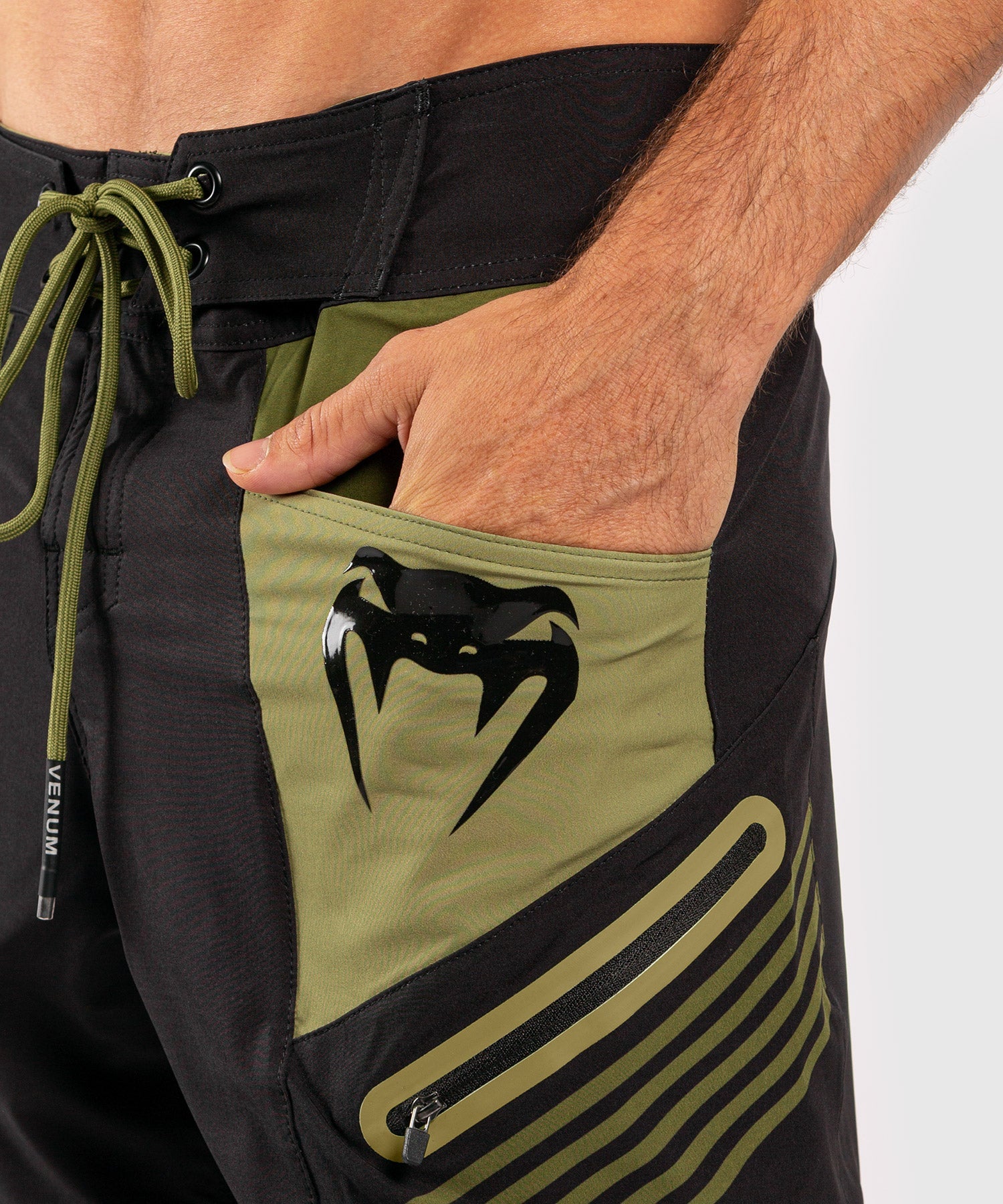 venum-cargo-badeshorts-schwarz-gr-n image 6