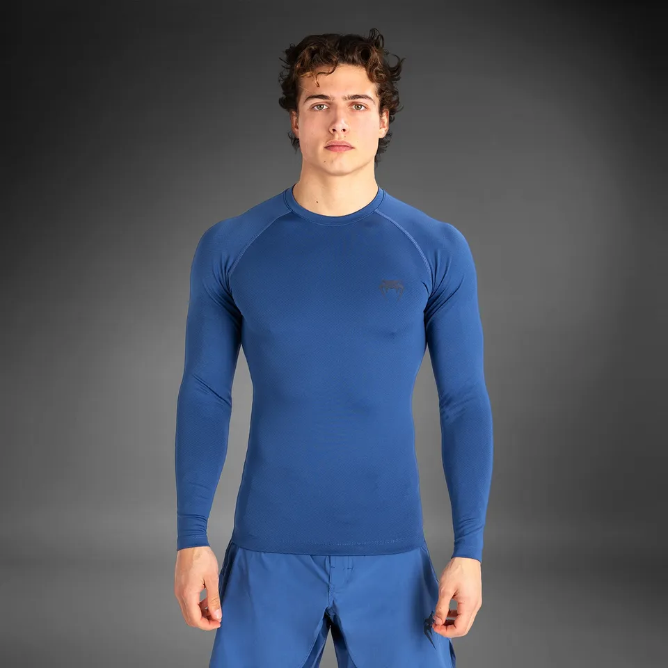 venum-contender-herren-langarm-rashguard-blau image 1