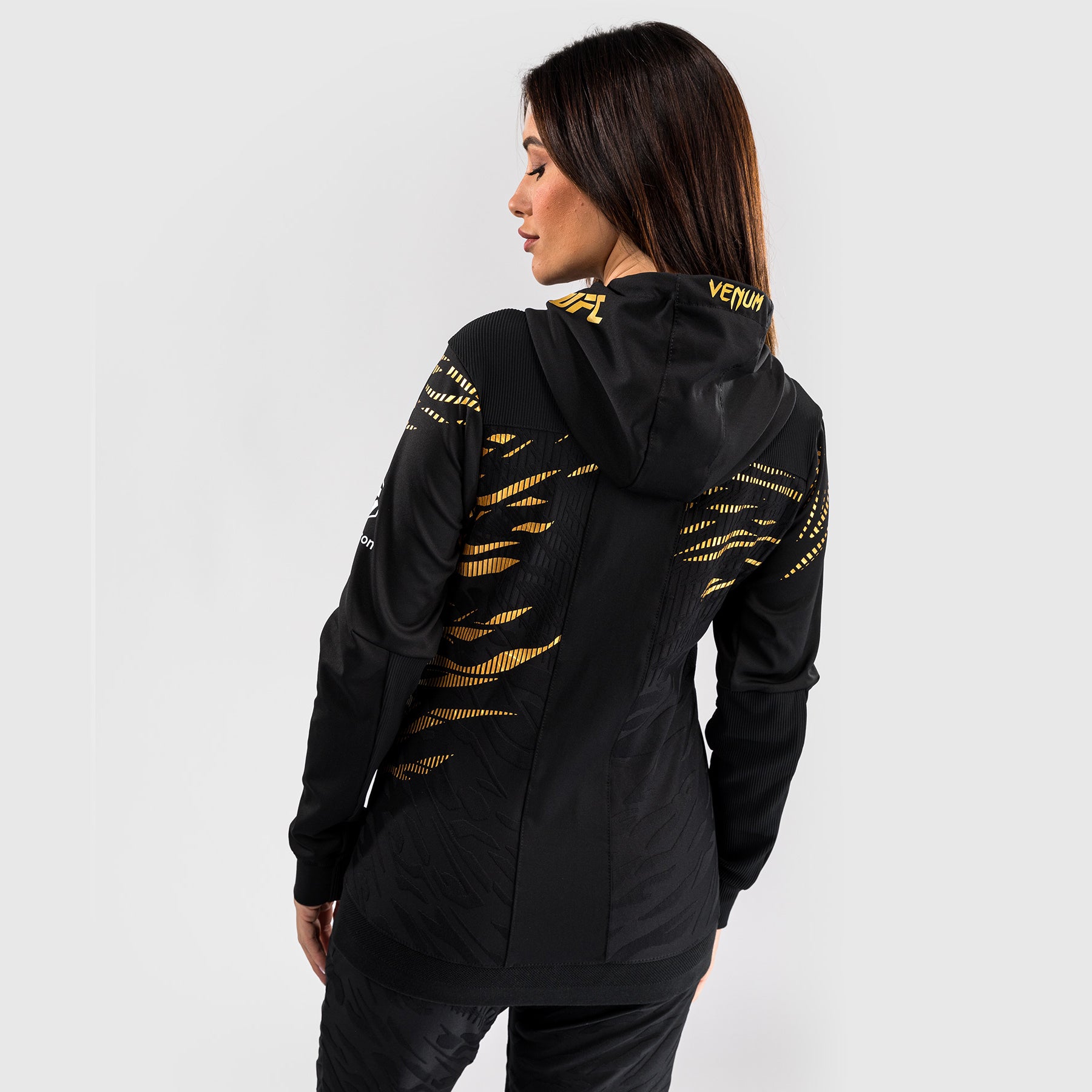 ufc-fusion-by-venum-authentic-fight-night-walkout-hoodie-damen-champion-schwarz- image 5