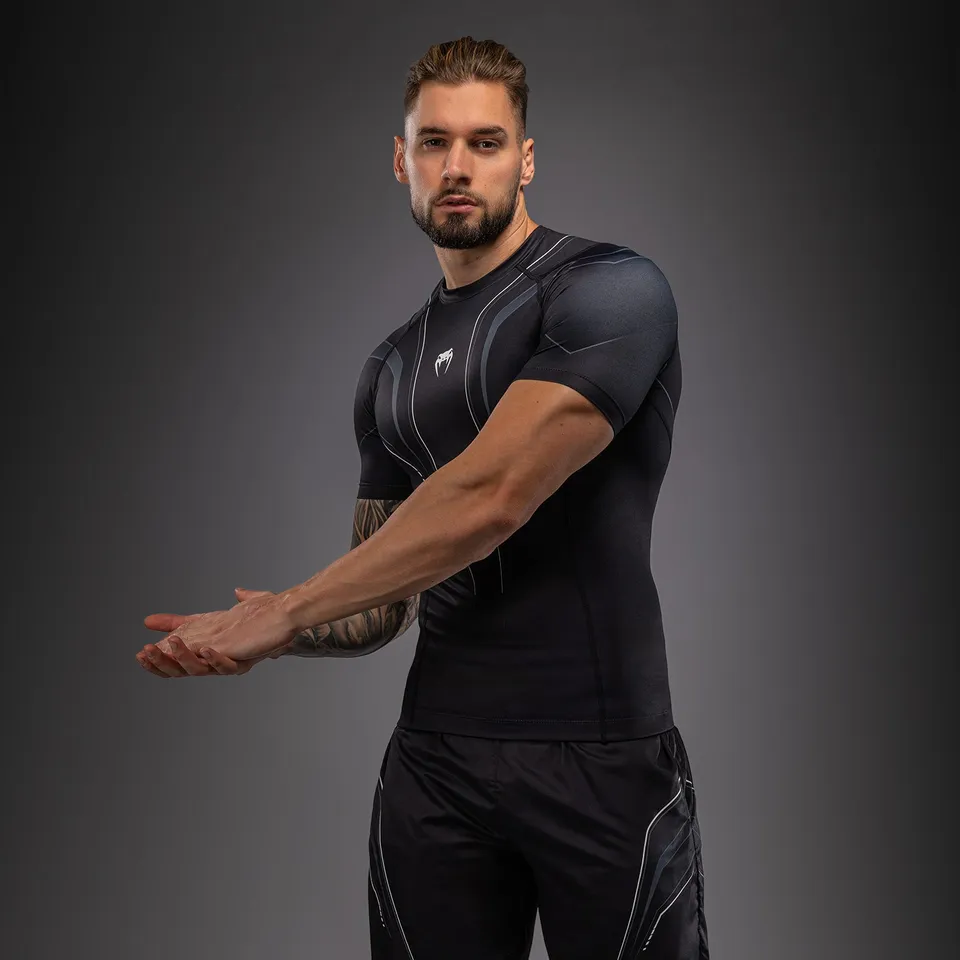 venum-streamline-kurzarm-rashguard-schwarz-wei image 1