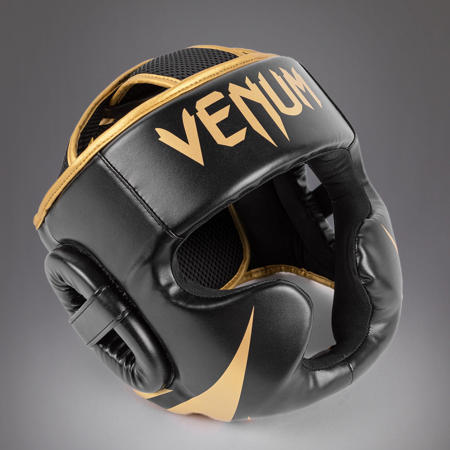 venum-challenger-2-0-kopfschutz-schwarz-gold image 2