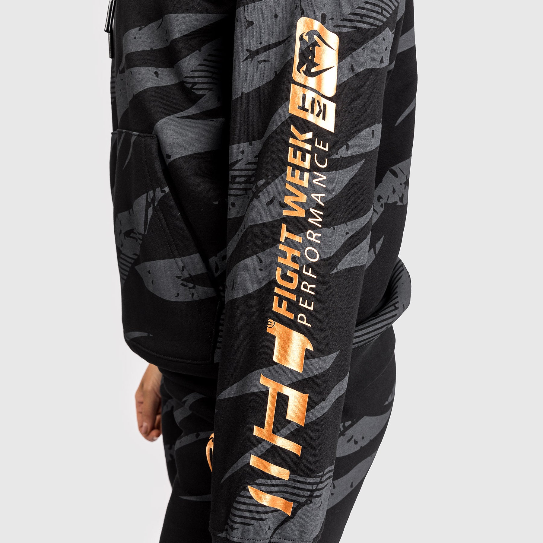 ufc-adrenaline-by-venum-fight-week-pullover-hoodie-damen-urban-camo image 5