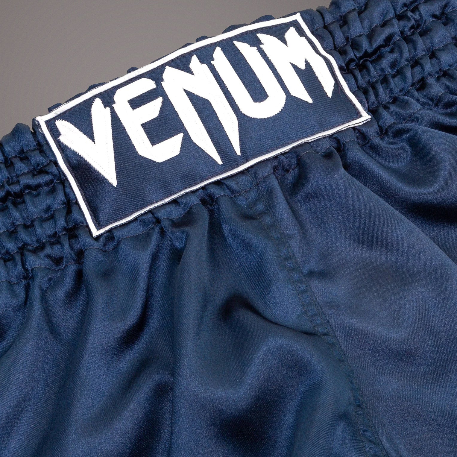 venum-classic-muay-thai-shorts-marineblau-wei-damen image 3