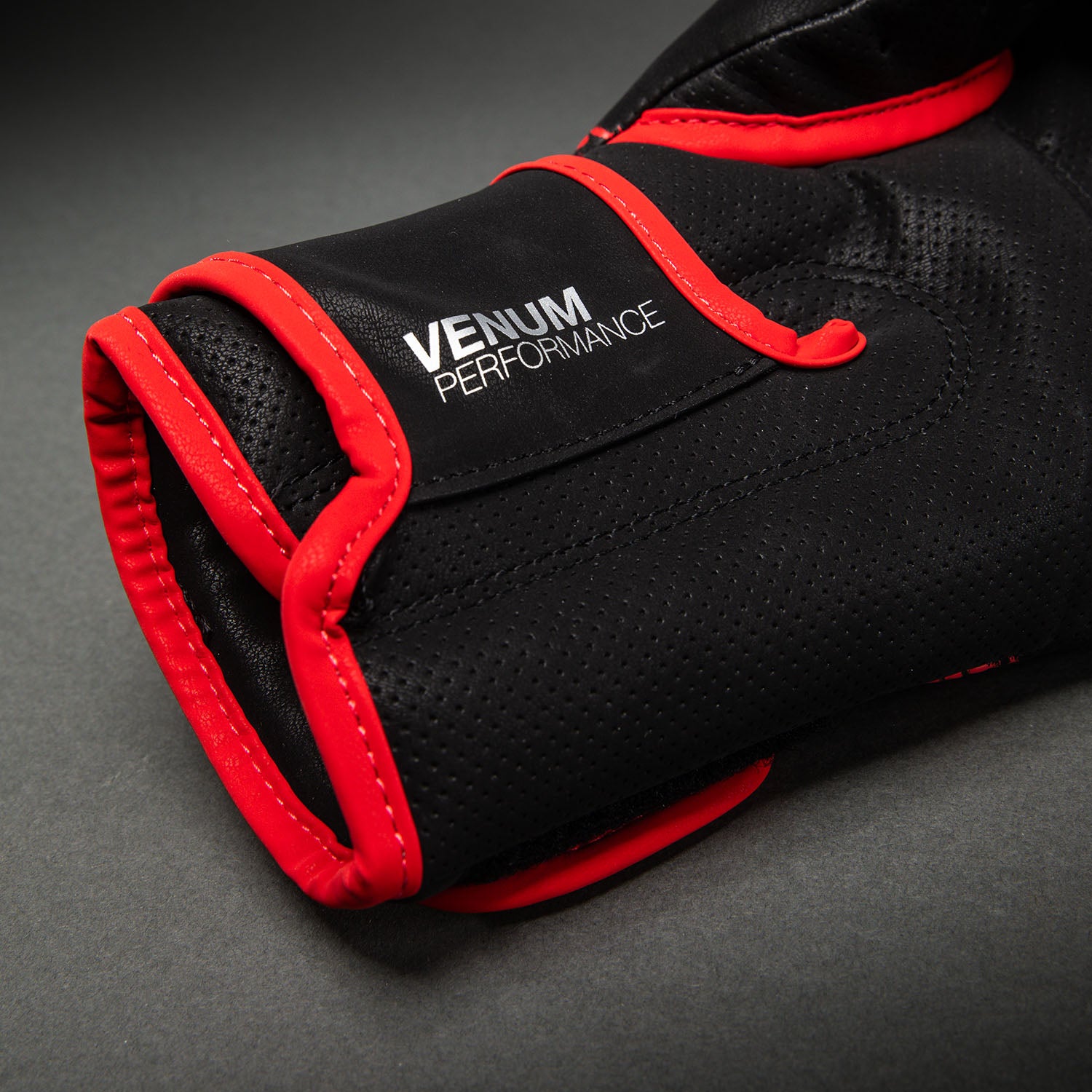 venum-matupa-boxhandschuhe-schwarz-rot-silber image 5