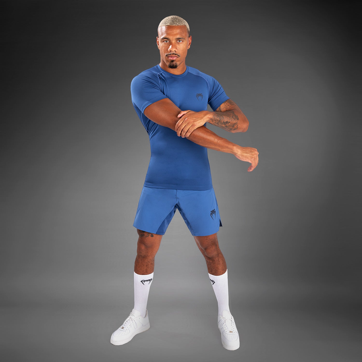 venum-contender-herren-kurzarm-rashguard-blau image 2