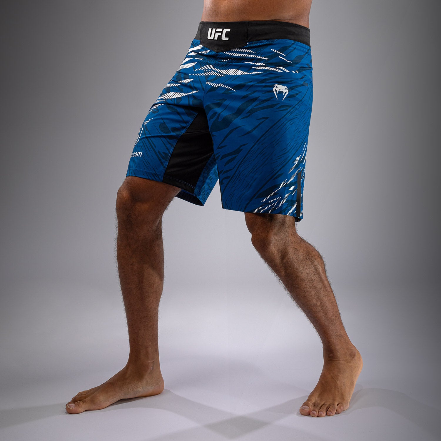 ufc-fusion-by-venum-authentic-fight-night-fight-short-long-fit-blau image 6