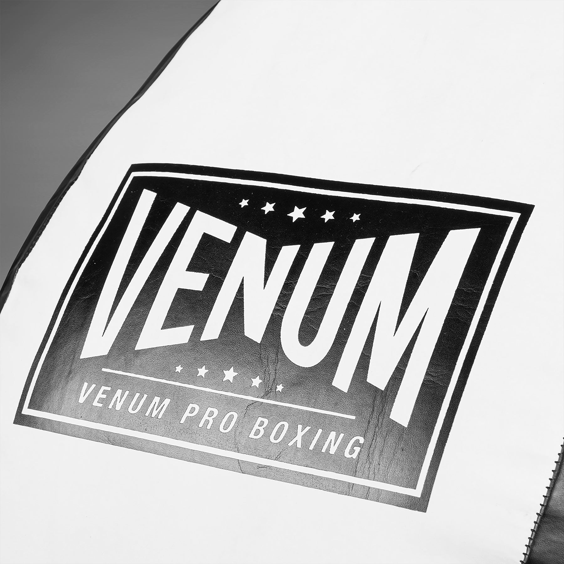 venum-hurricane-big-ball-boxsack-schwarz-wei image 3