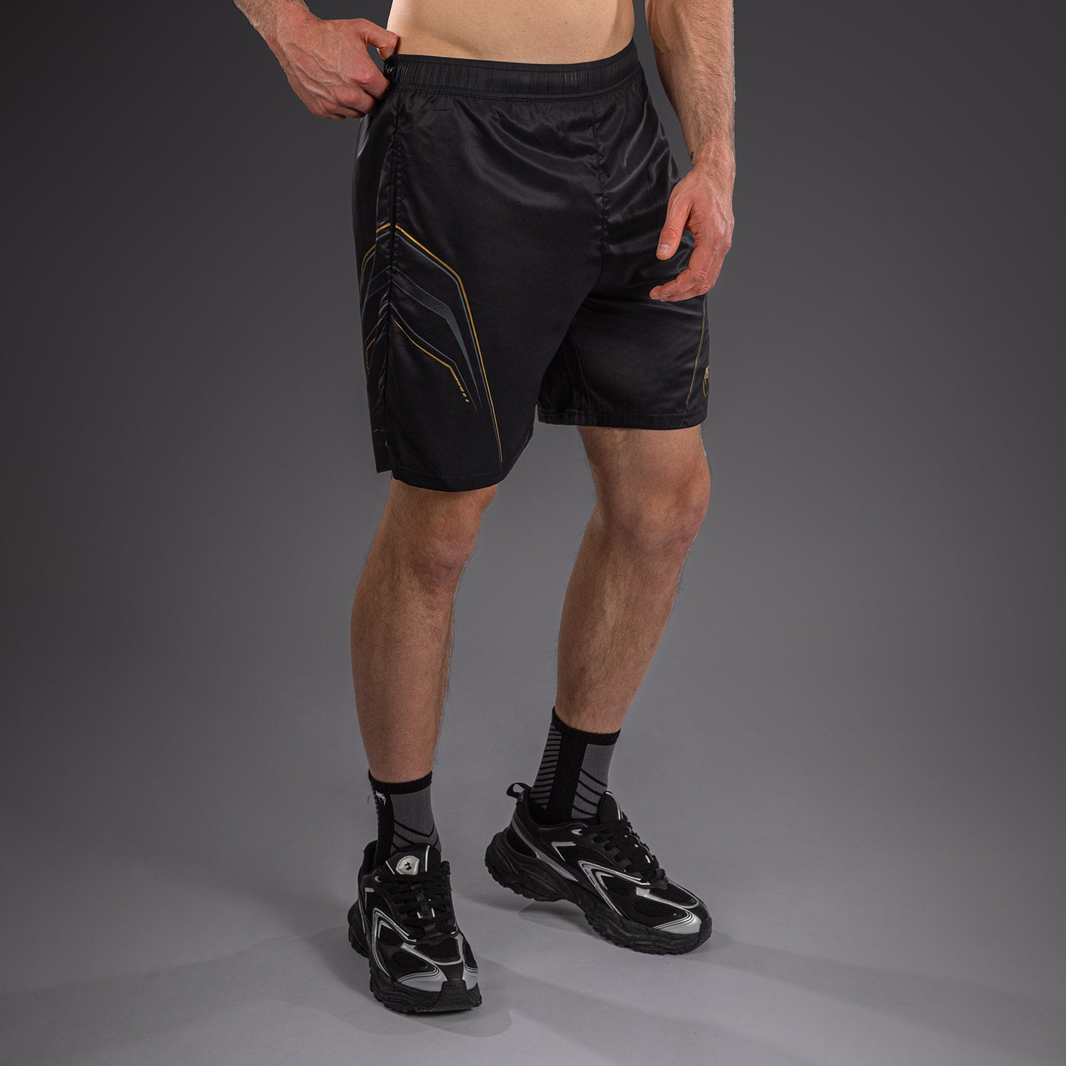 venum-streamline-trainingsshorts-schwarz-gold image 2