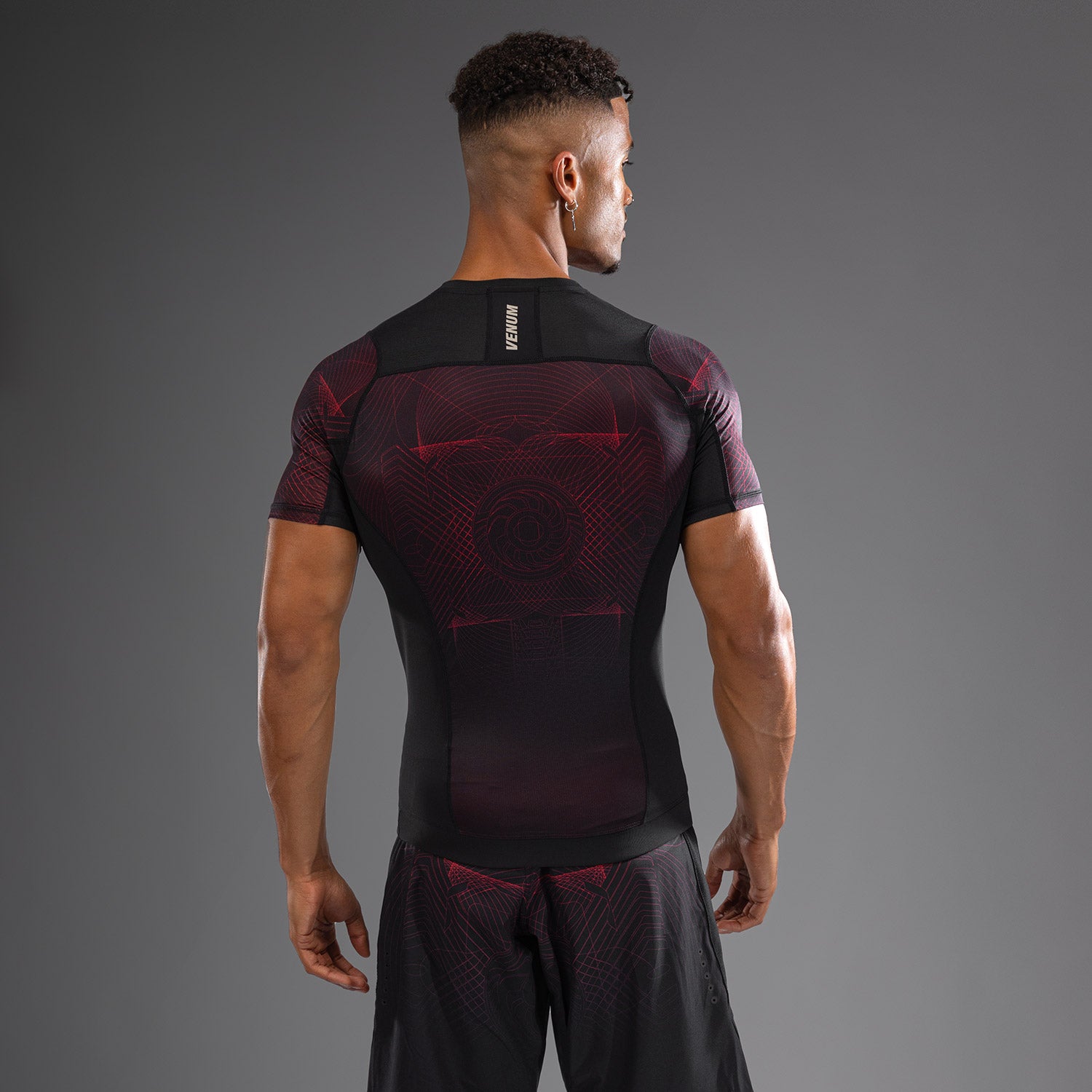venum-g-fit-air-herren-kurzarm-rashguard-tiefschwarz-feuerrot image 5