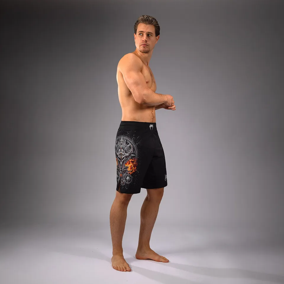 venum-gladiator-5-0-fight-shorts-herren-schwarz-silber image 1
