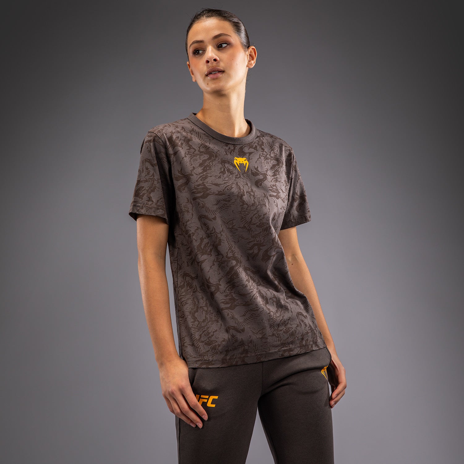 ufc-fusion-by-venum-fight-week-damen-t-shirt-kurzarm-baumwolle-erdiges-braun image 2